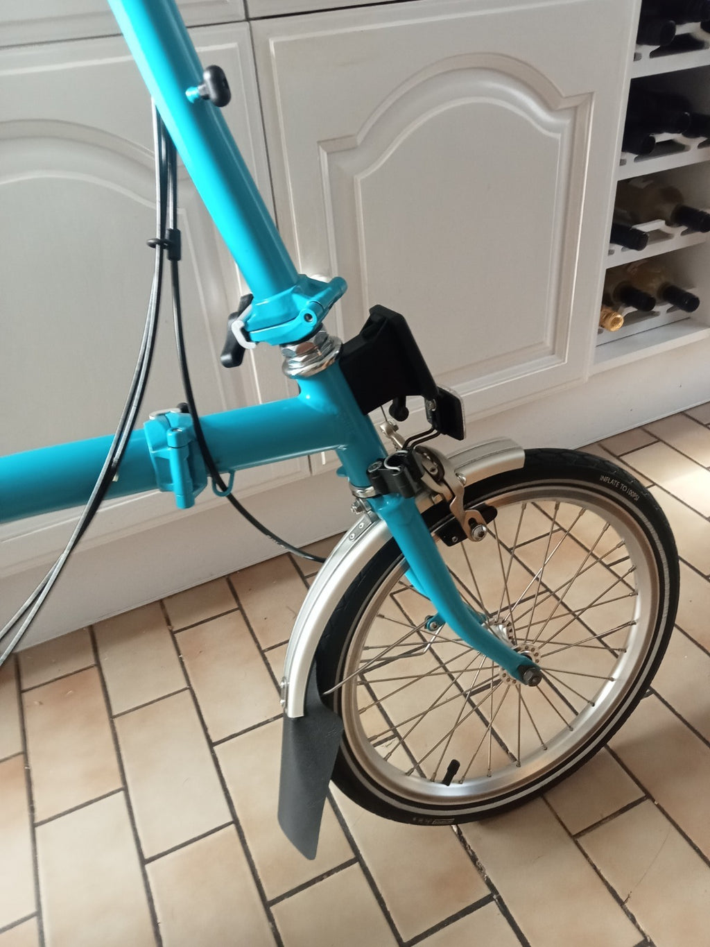 BROMPTON M3L  3 SPEED FOLDING CYCLE HARDLY USED LAGOON BLUE. NEAR MINT CONDITION