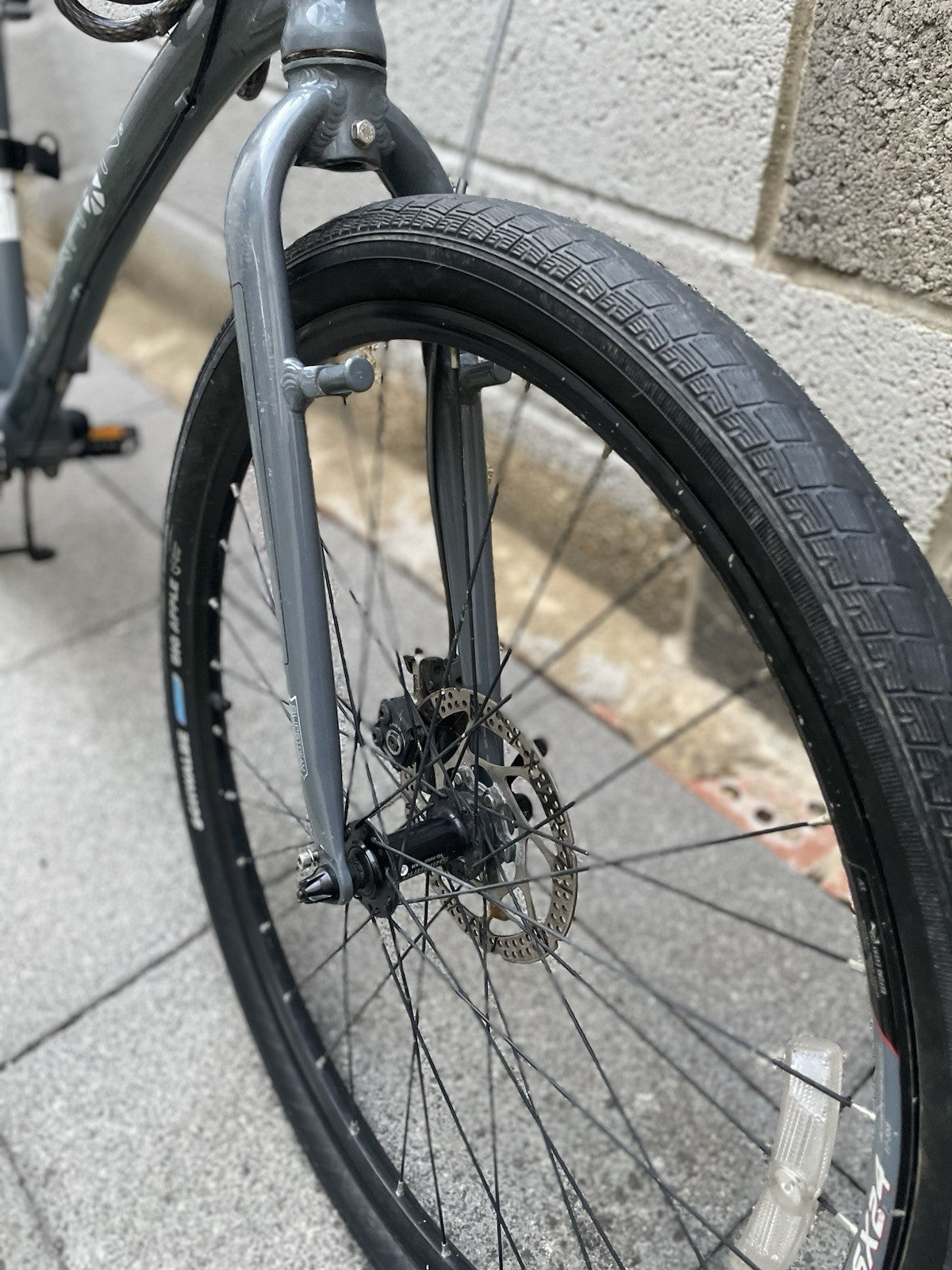 Dahon Cadenza Folding Hybrid Bike - Project / Needs TLC (Brakes & Gears)