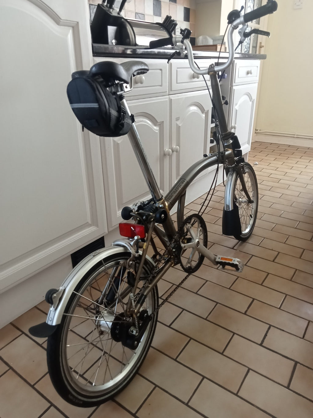 BROMPTON M3L  3 SPEED FOLDING CYCLE,  Near MINT CONDITION AND HARDLY USED.