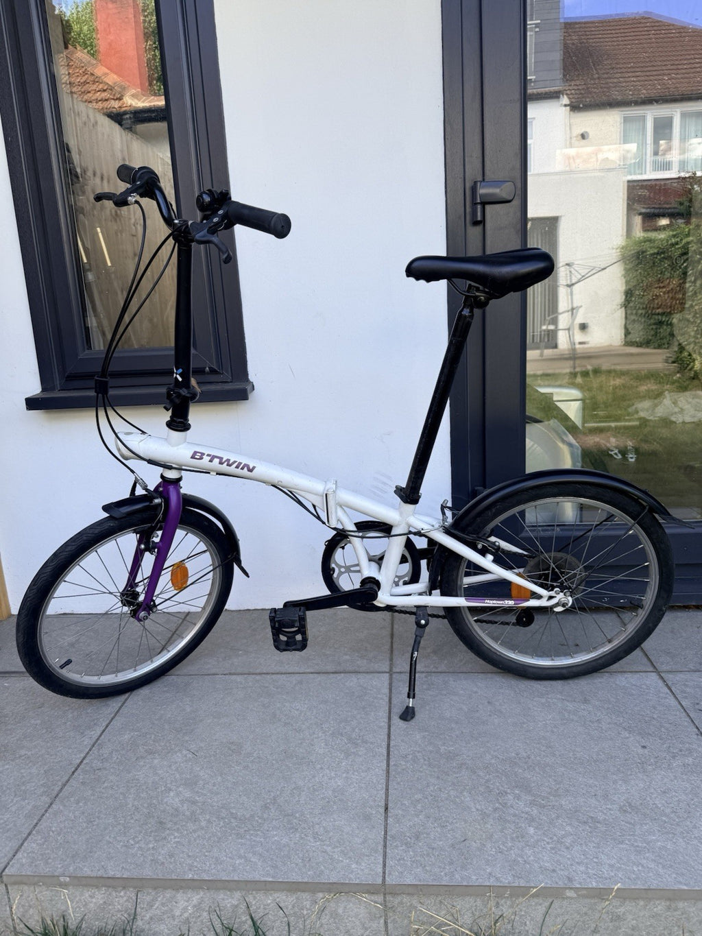 B’TWIN Folding Bike 20in White In SW London Zone 4