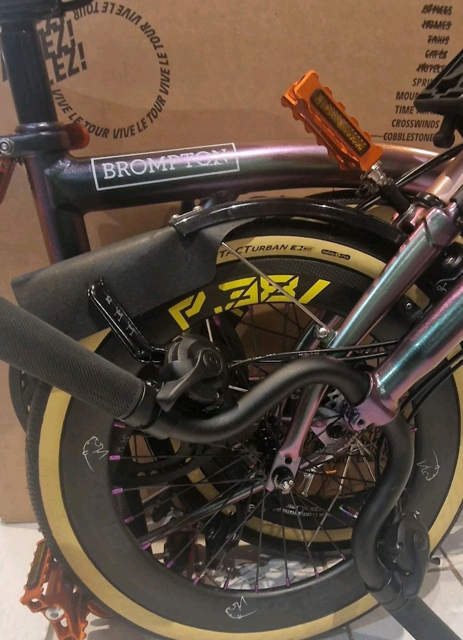 Brompton C Line 6 speed COLOURSHIFT Custom Carbon Wheels. Low £$🌎 Post📦🛫📮.