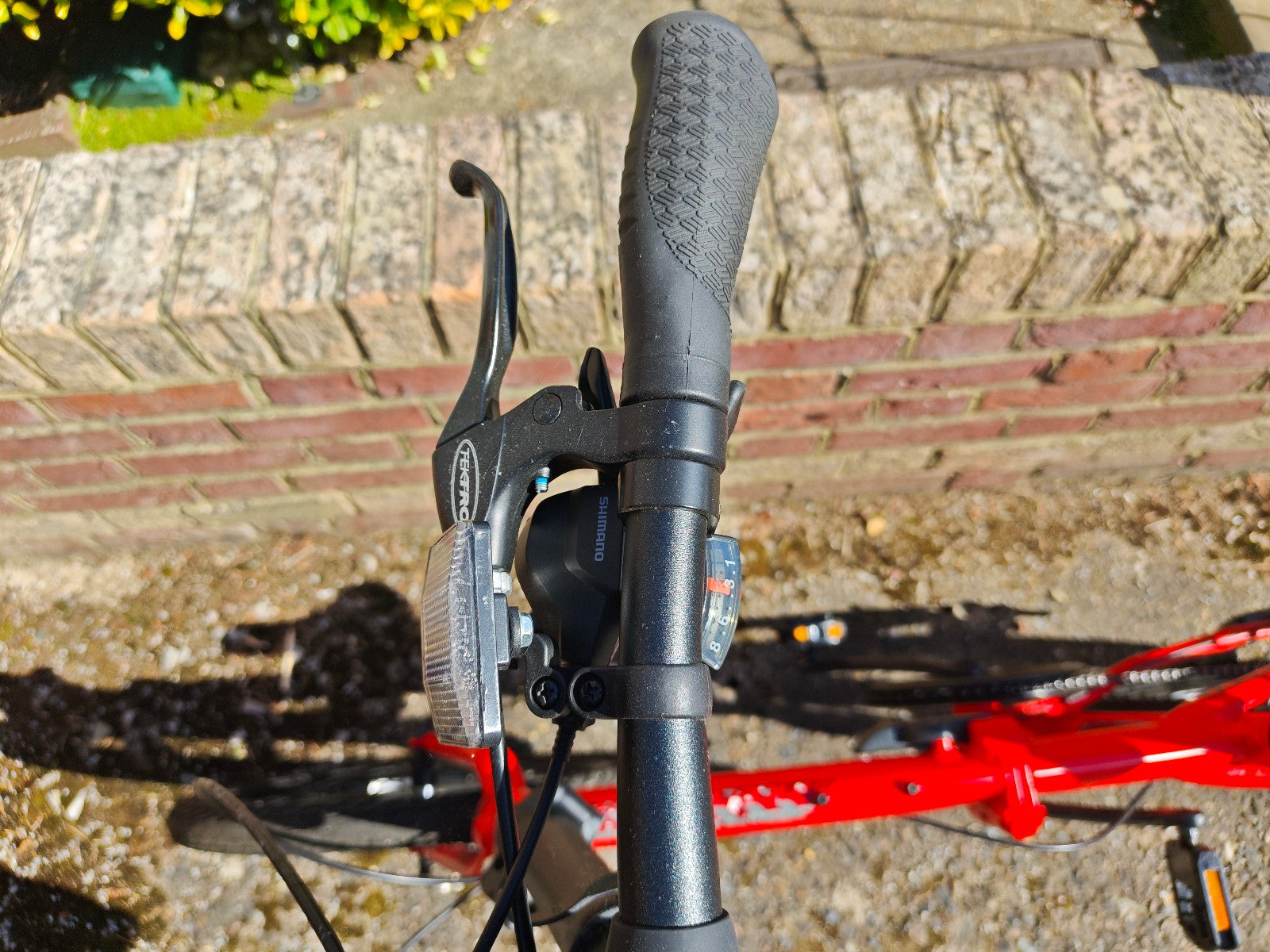 Carrera Intercity Disc 8-Speed Folding Bike great condition
