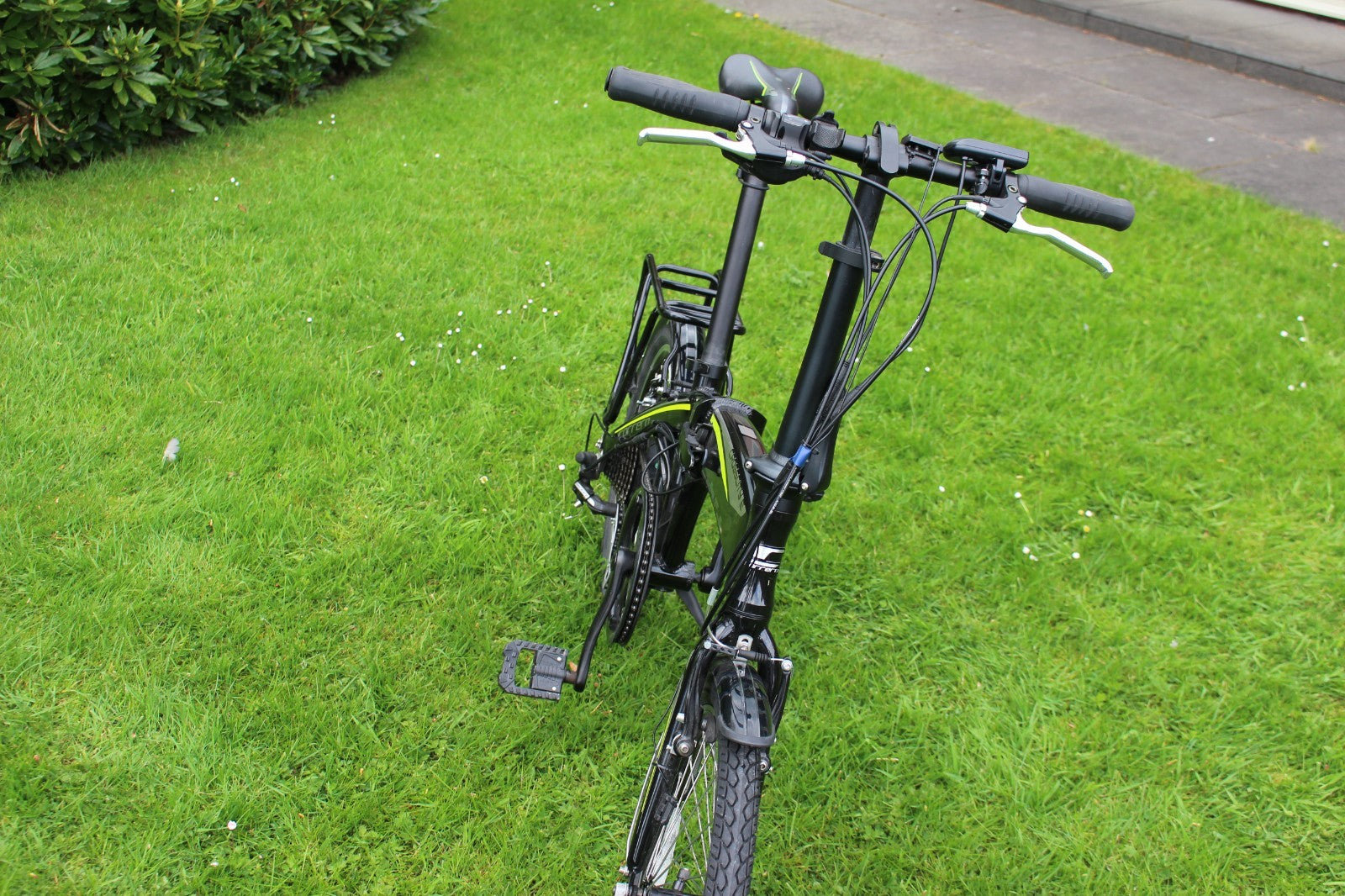 Carrera Cross City unisex folding bike great condition collection near Crewe