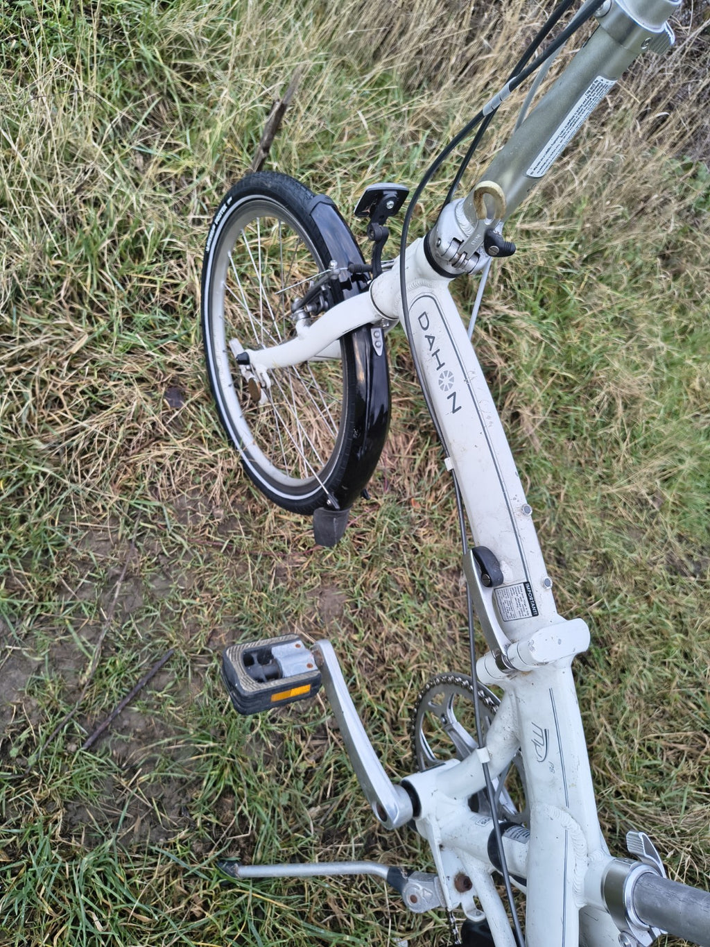 Dahon Mu P8 Folding Bike Cycle White Aluminium Frame 8 Speed 20" Wheel Serviced