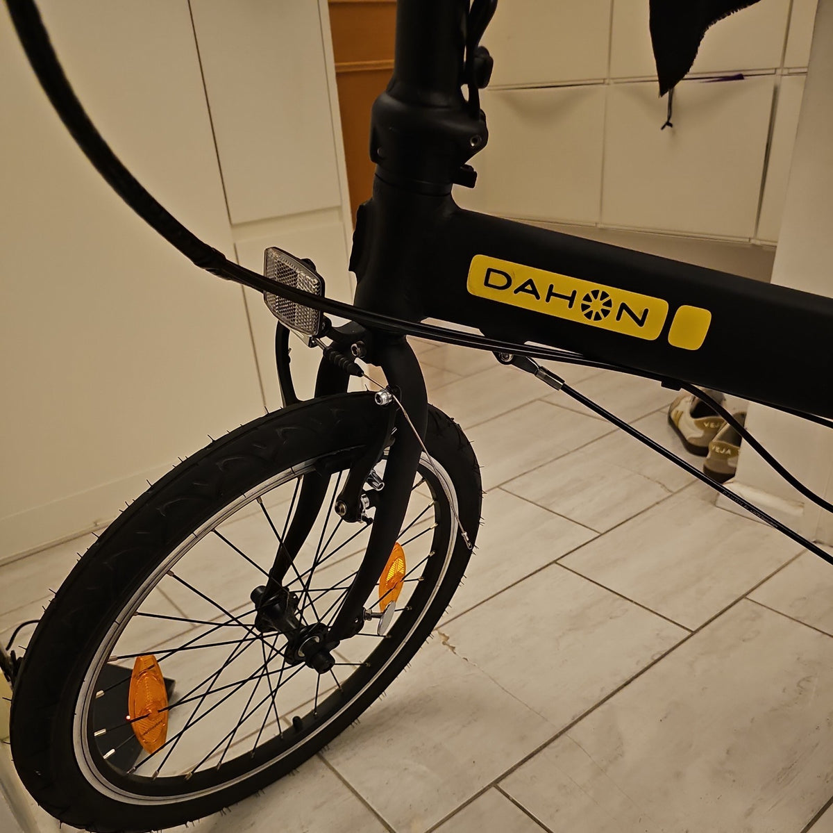 Dahon Hit 20" Wheels 11.6 kg Compact Unisex Matt Black Folding Bike {Alt Pedals}