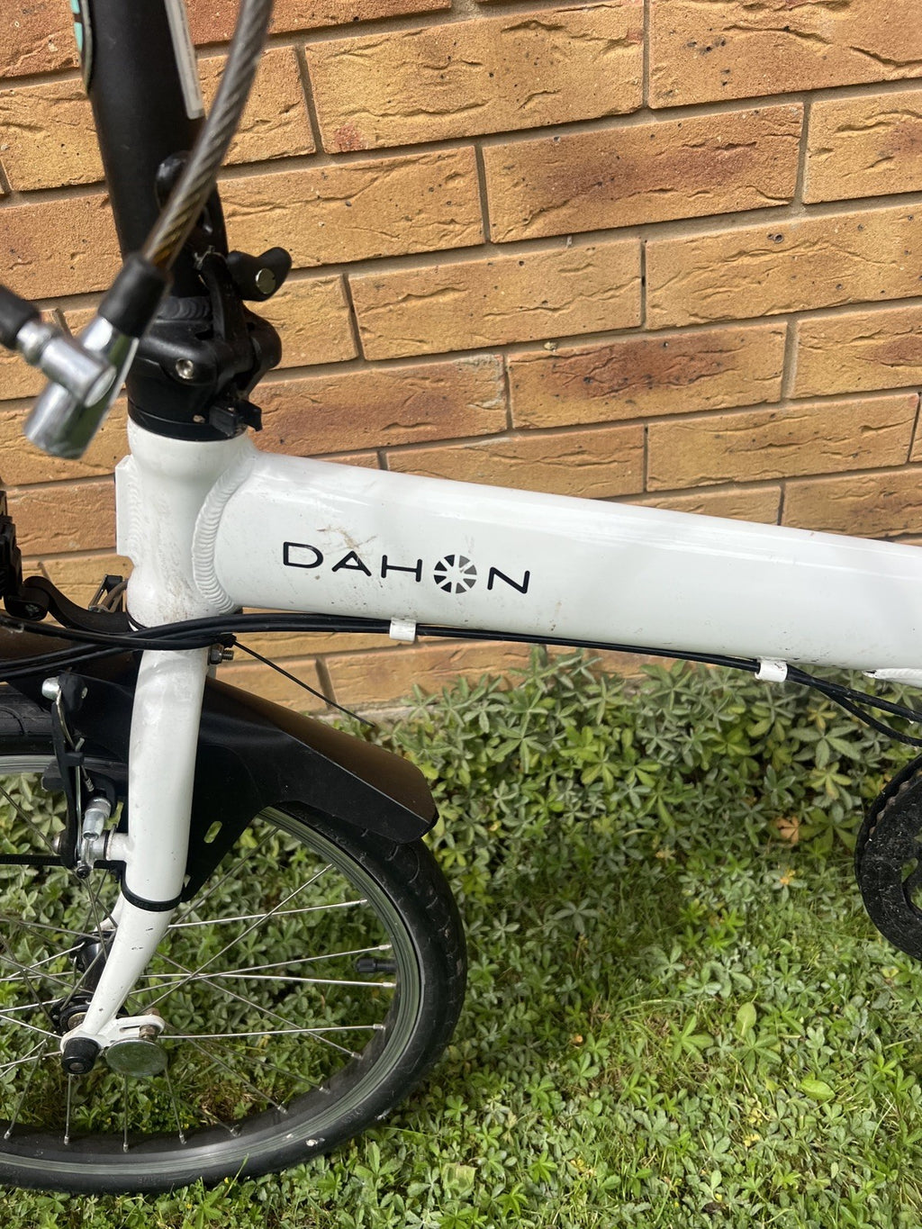 Dahon Vybe D7 Folding Bike (£599 New) white happy to ship