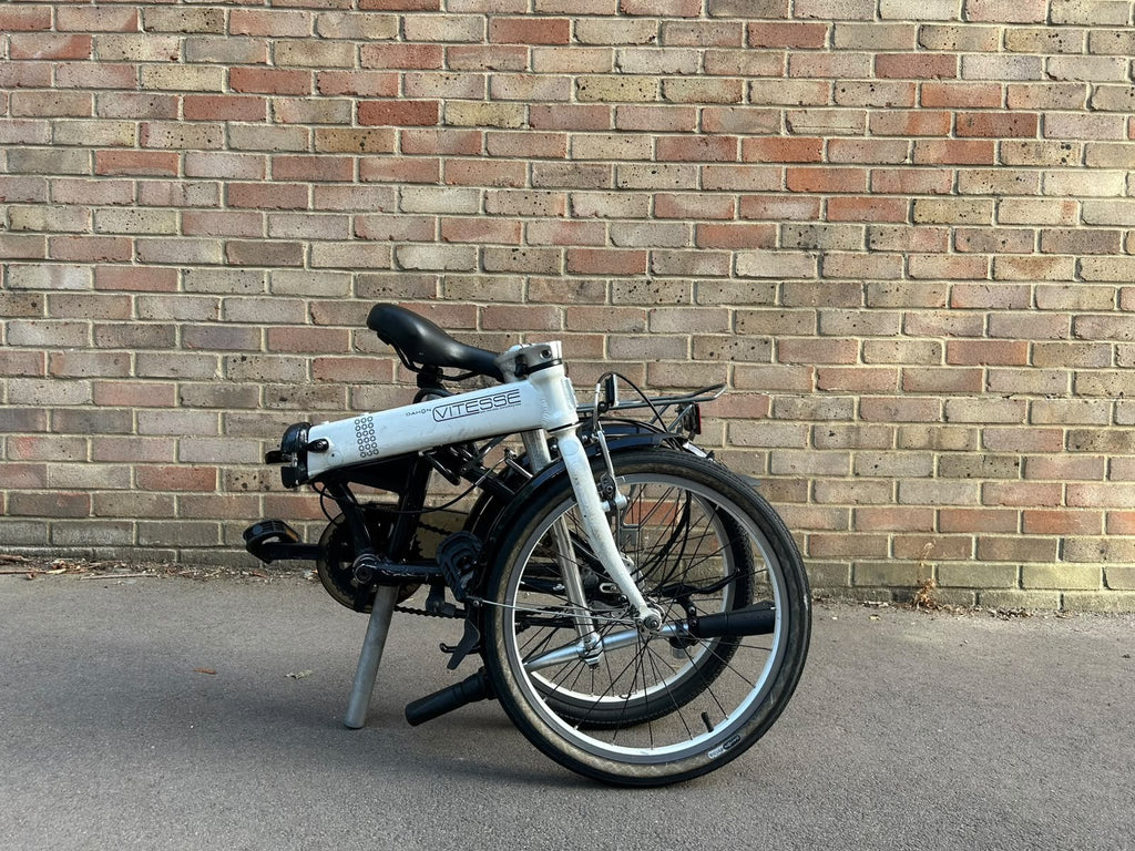 Dahon Vitesse Folding Bike 20in Silver/Black Rack Mudguards Kickstand