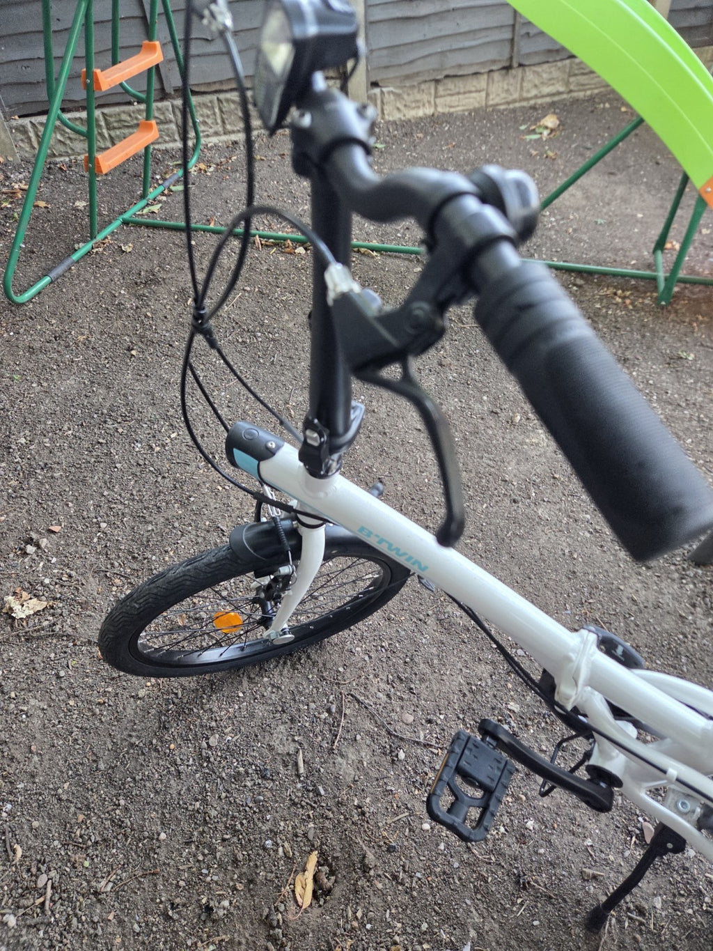 B'TWIN Tilt 500 20in Folding Bike 7 Speed Foldable White V-Brakes