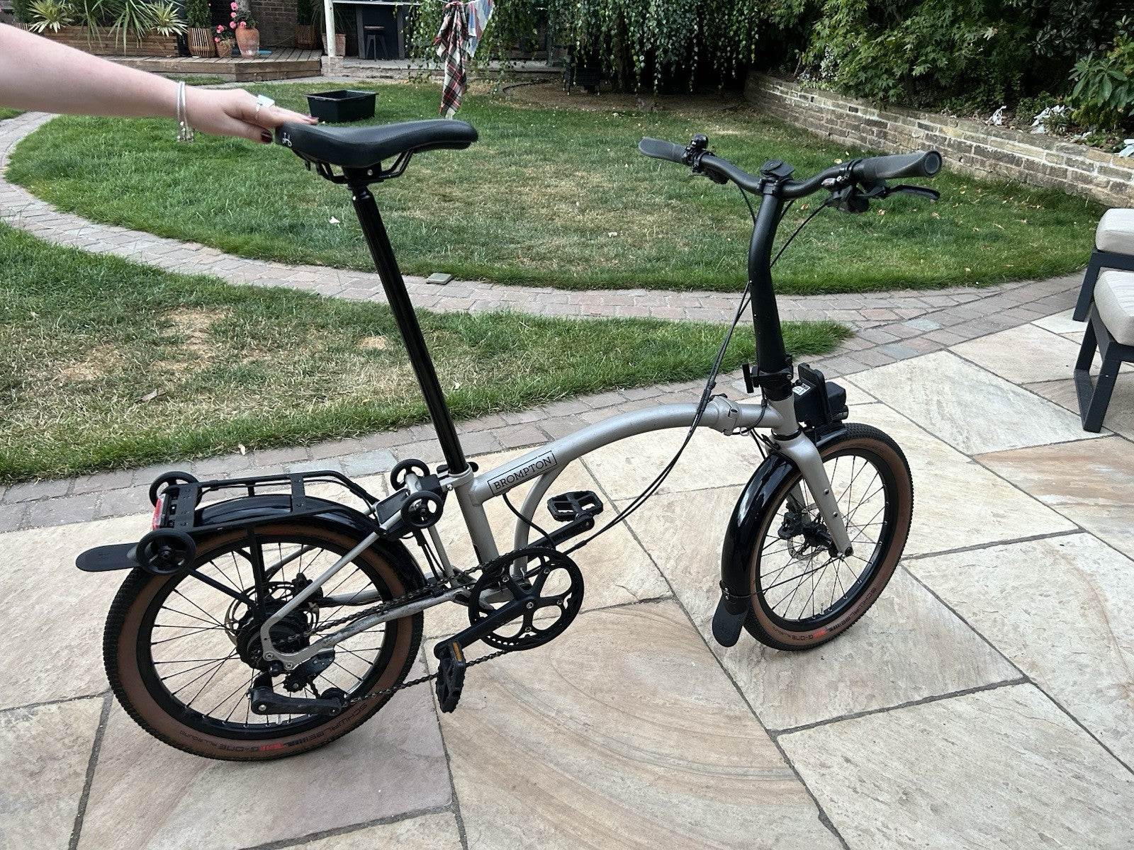 Used 2025 Brompton G Line E-Motiq medium in trail dust white