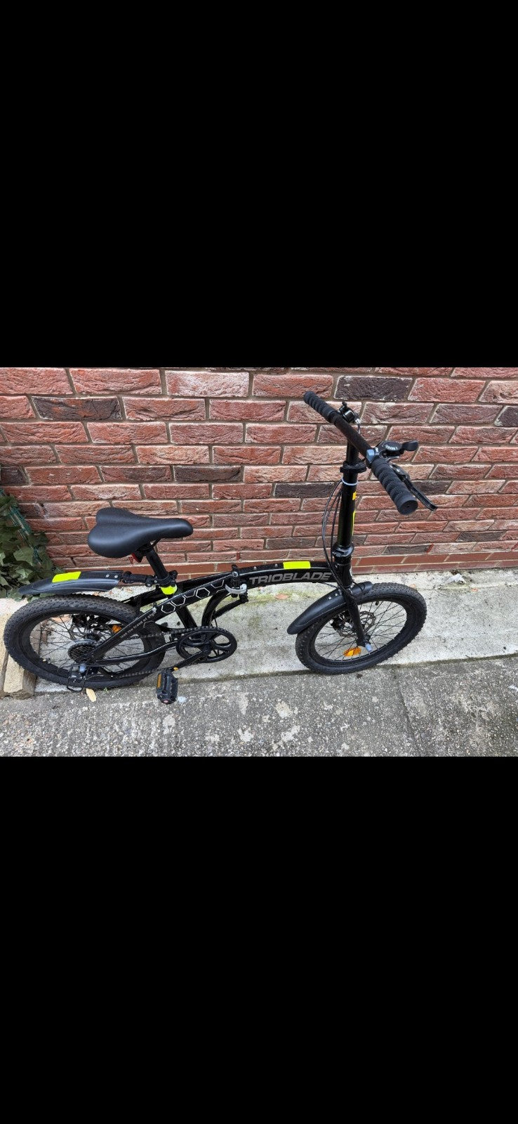 Trioblade BMX Bike 20in Black Mechanical Disc Brake w/ Fenders Kickstand.