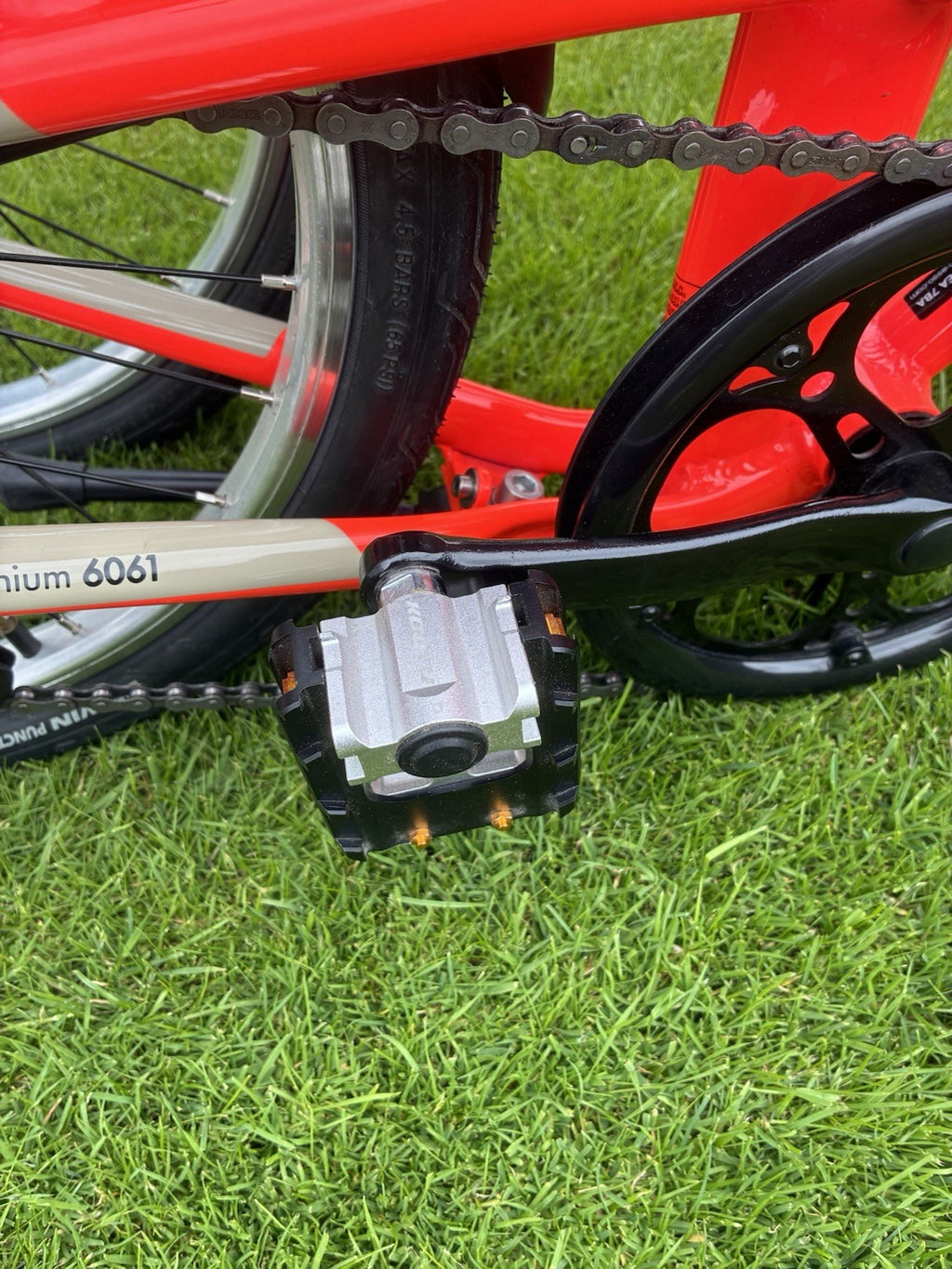 B'TWIN Tilt 500 Folding Bike 20 in Aluminium Red. Also a Cross CRF300.