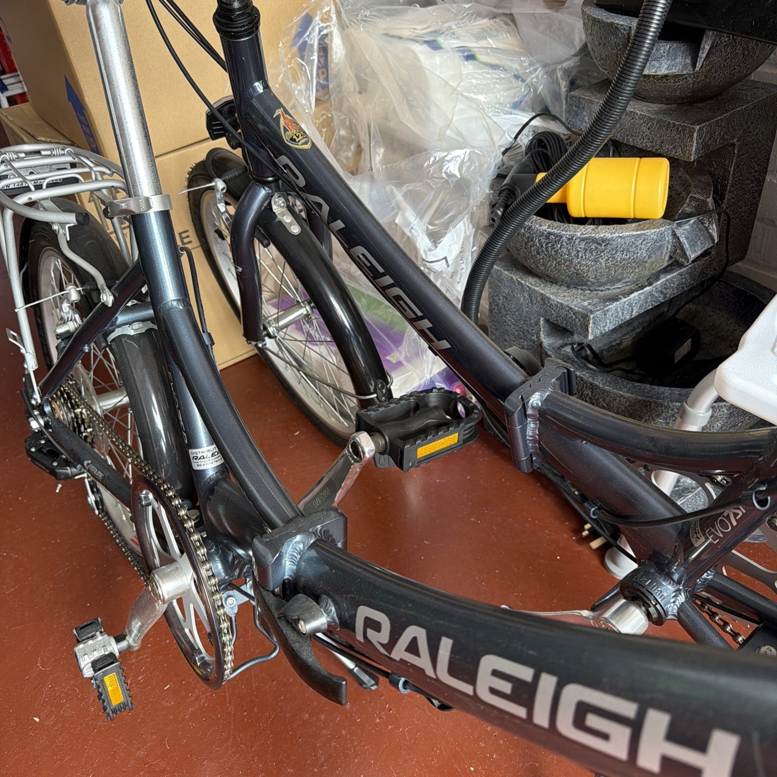 A Pair Of Raleigh Evo 7sp Airlight Folding Bike Aluminum, 20" Wheels