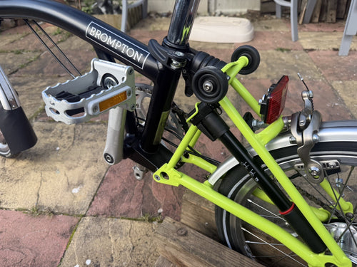 2015 Brompton S3L Folding Bike 3-Speed, Green Including Carry Bag and Case.