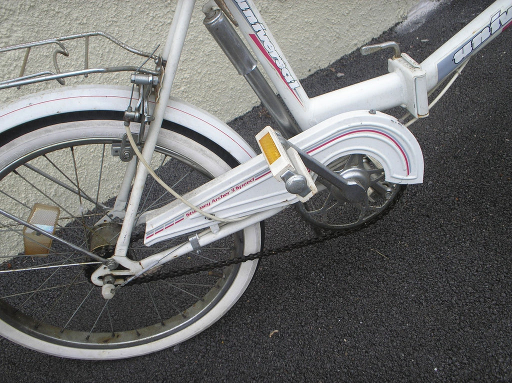 Universal girls small ladies 1980s folding vintage retro bicycle bike cycle