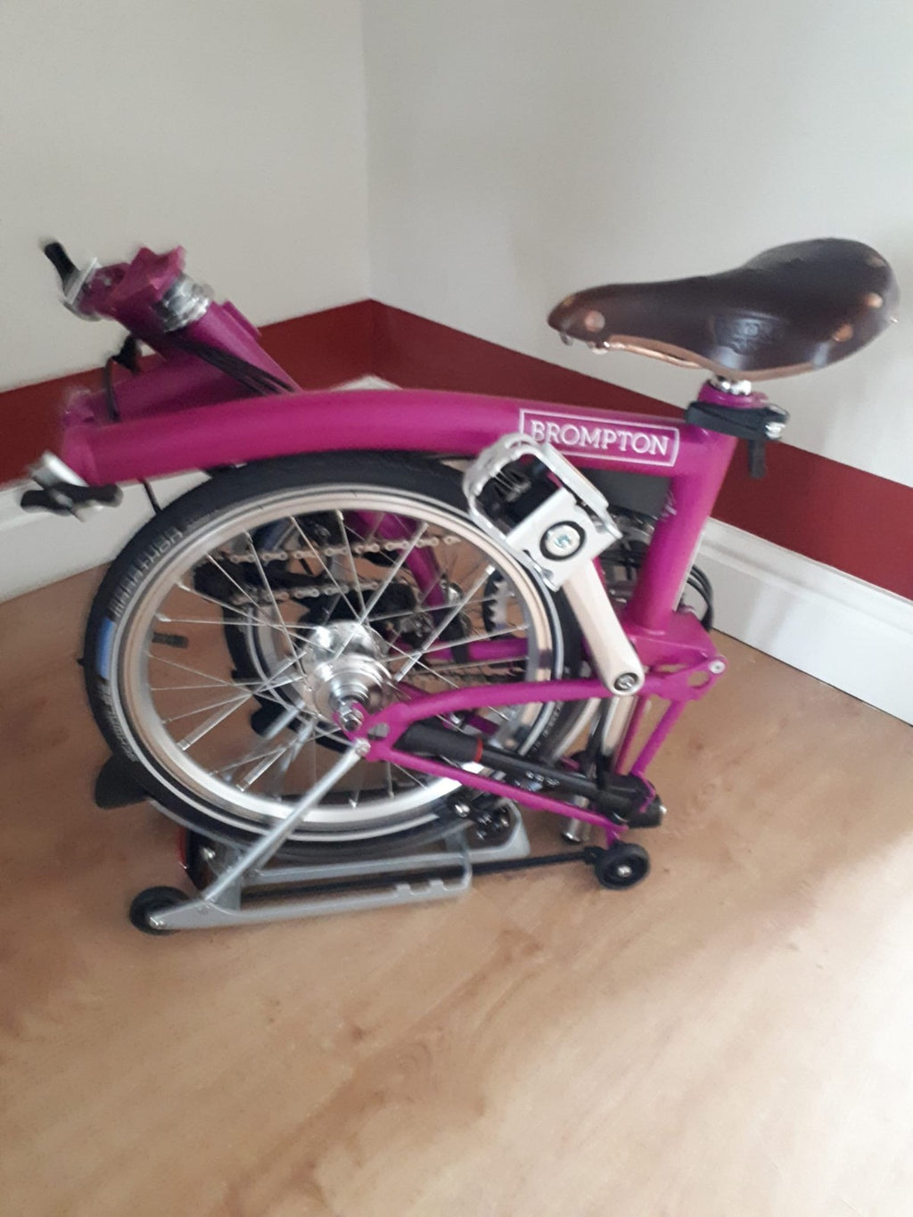 Brompton C Line Folding Bike – Rare Hot Pink + B&W Hard Case + Pink Bag