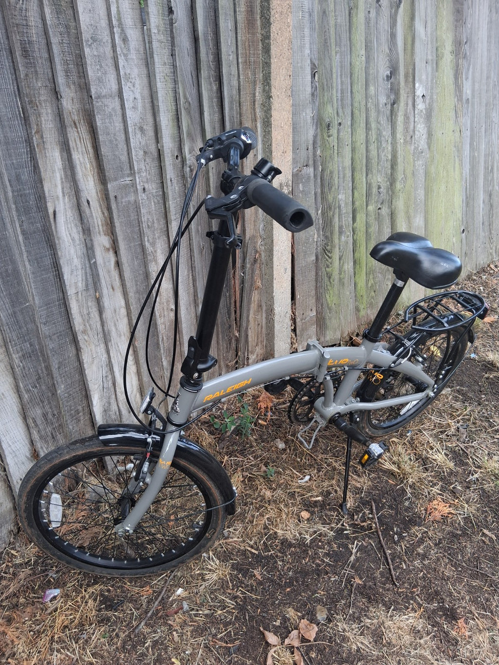 Raleigh Evo Two Folding Bike 20 Wheels Excellent Condition Collection Only