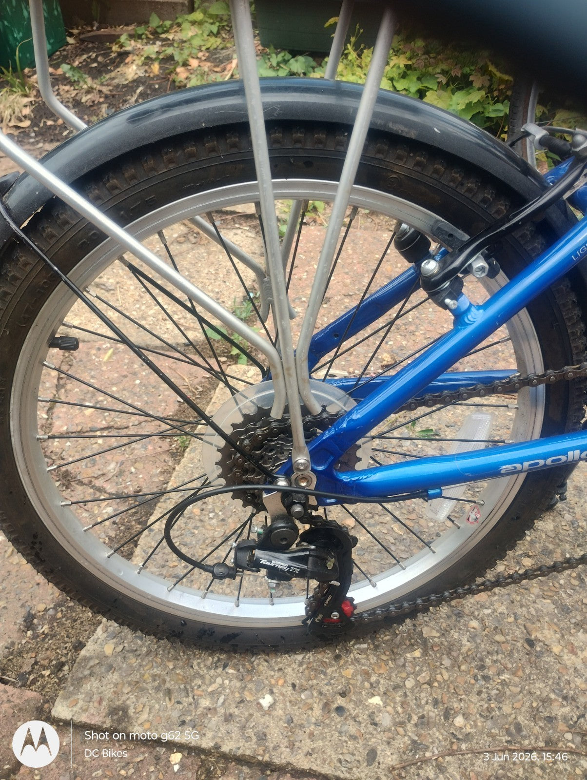 Apollo Tuck Folding Bike 20" Wheels, 6 speed, Blue
