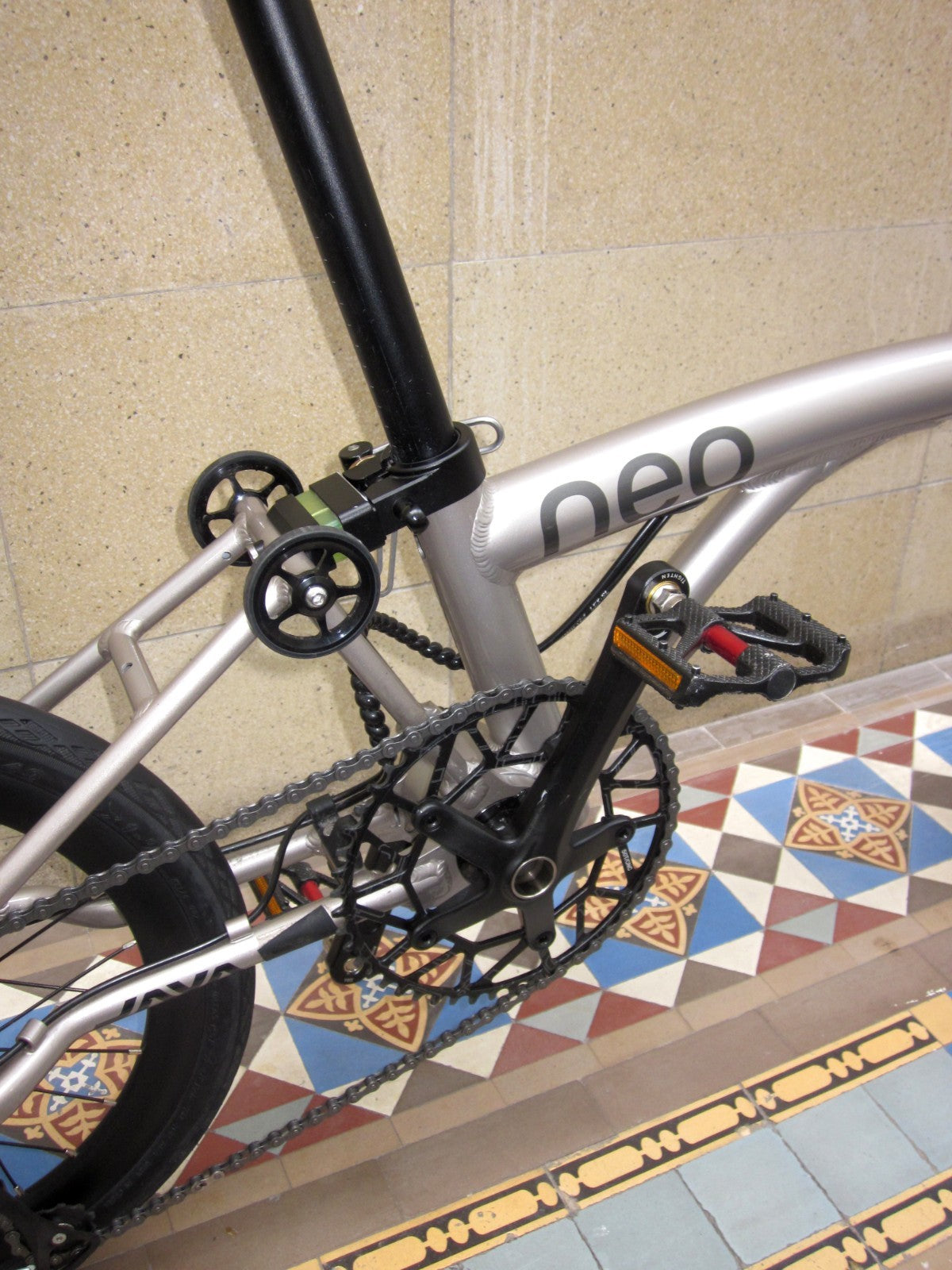 Java Neo 3 16 Inch Trifold Folding Bike (Brompton Aluminum Frame Shimano 9 Speed
