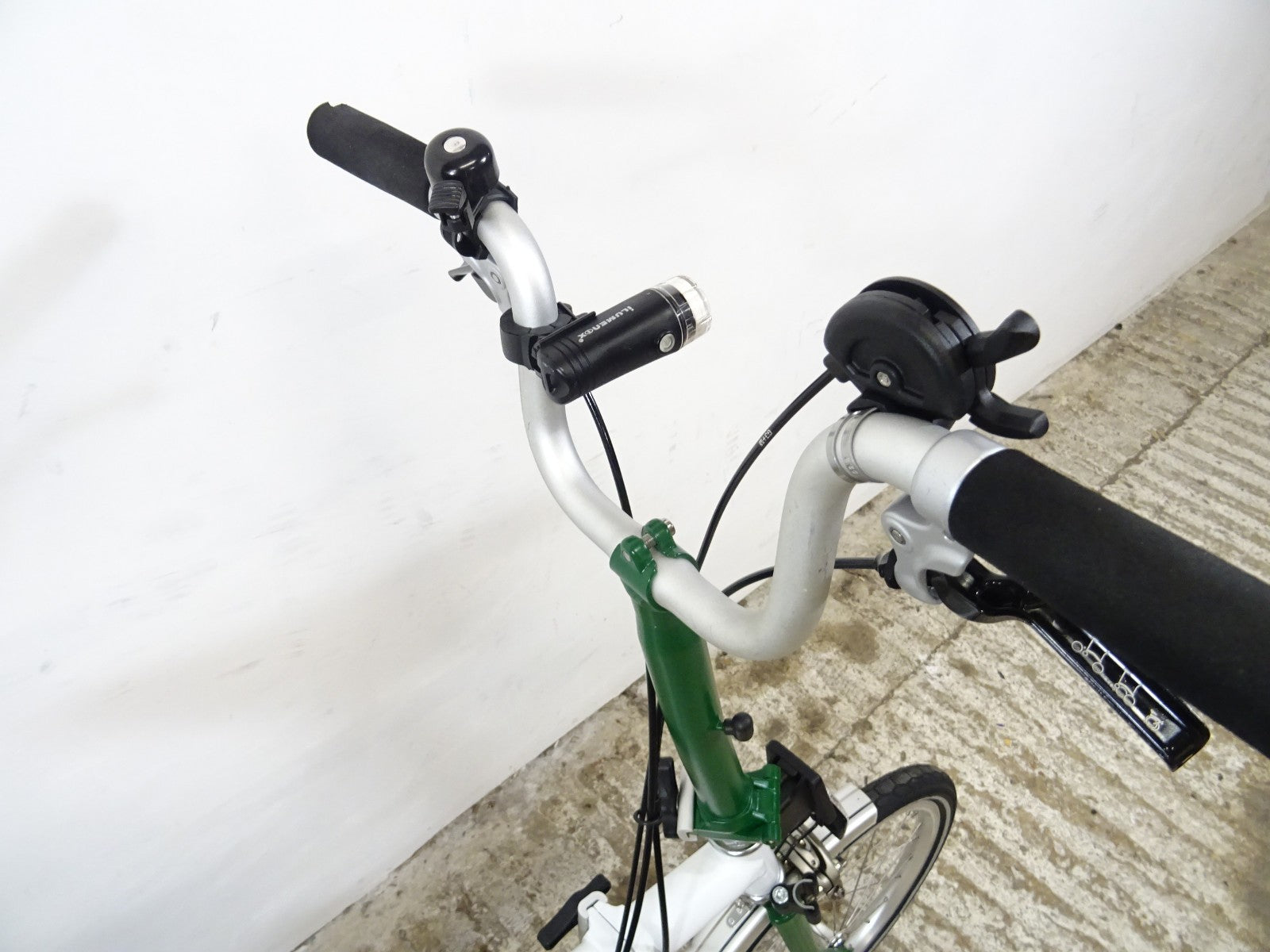 2013 Brompton M3R 16" Folding Bike Papyrus White / Racing Green Rack LoUsed VVGC