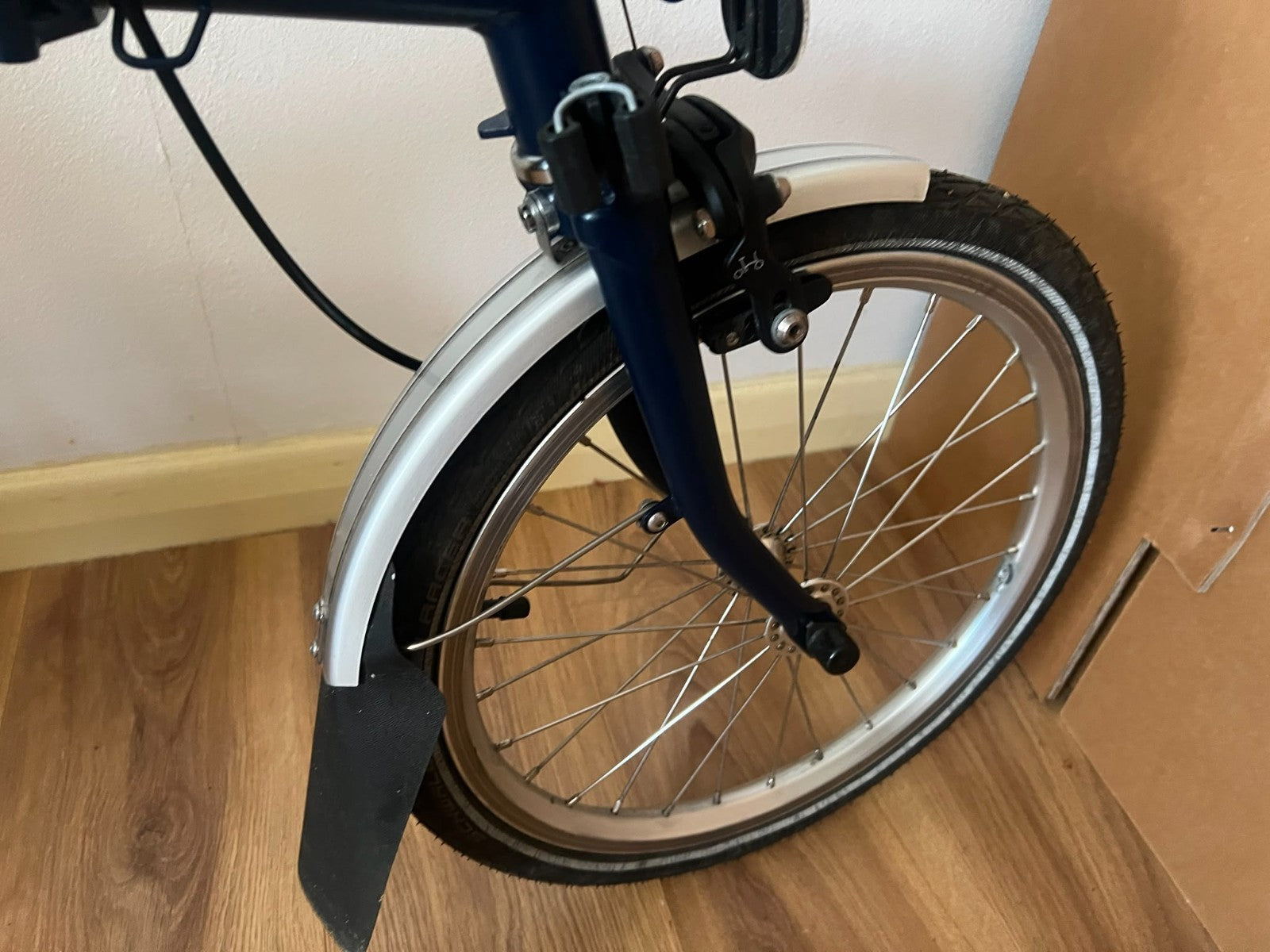 Brompton C Line M6L (6 Speed) folding bicycle - Navy BLUE (Excellent CONDITION)