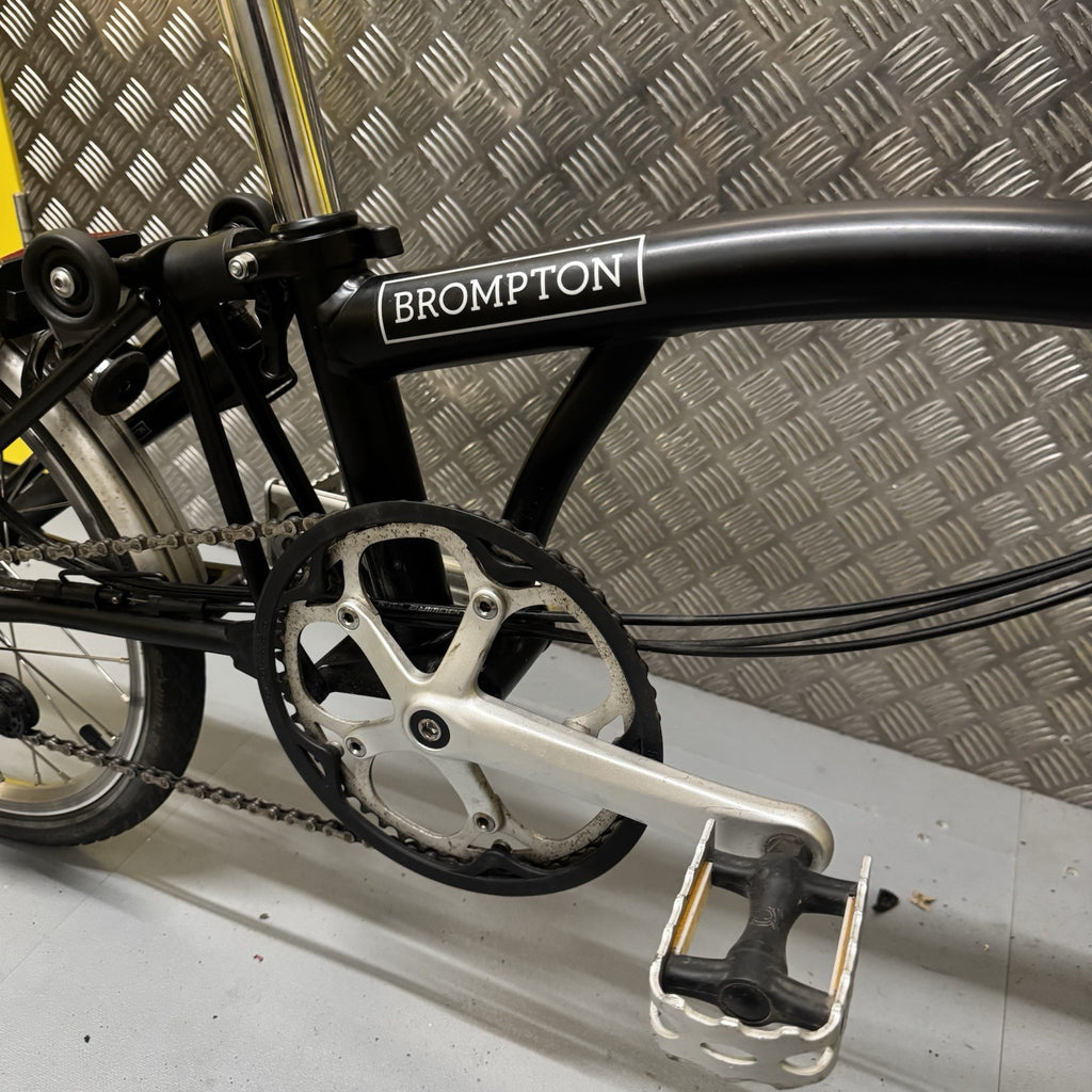 Brompton C Line Explore 2021 Black M Bar Excellent Condition