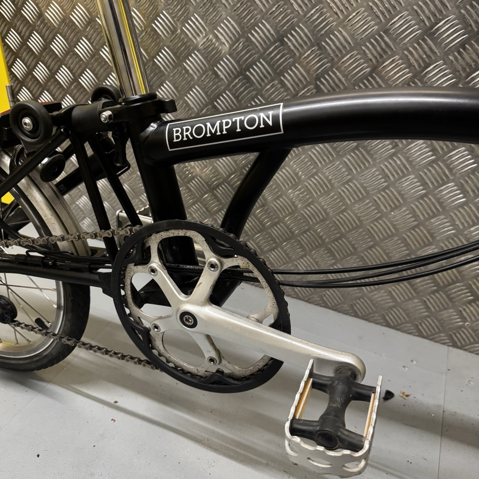 Brompton C Line Explore 2021 Black M Bar Excellent Condition