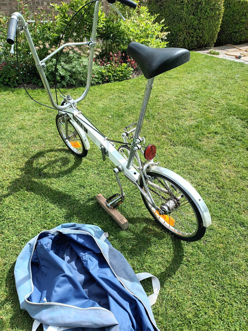 Vintage Bickerton Folding Bike, Good Condition,  White. Rides well + Bag.