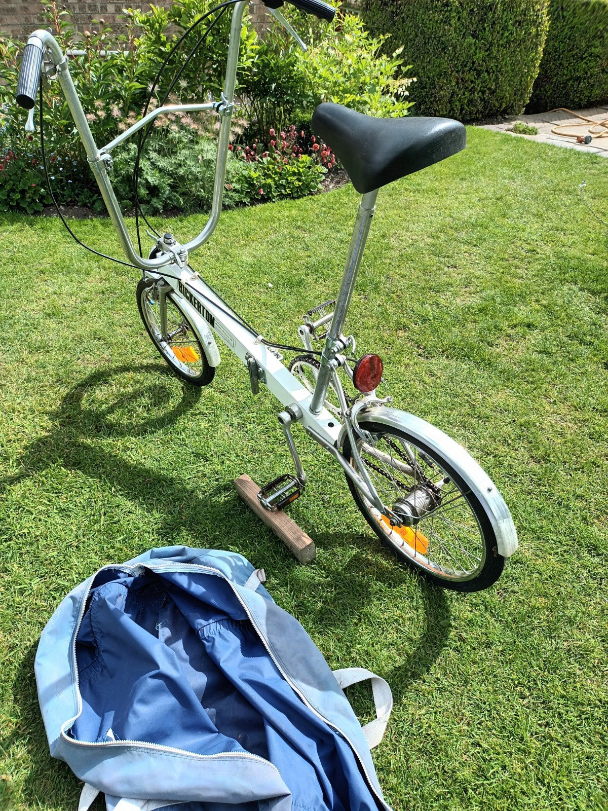 Vintage Bickerton Folding Bike, Good Condition,  White. Rides well + Bag.