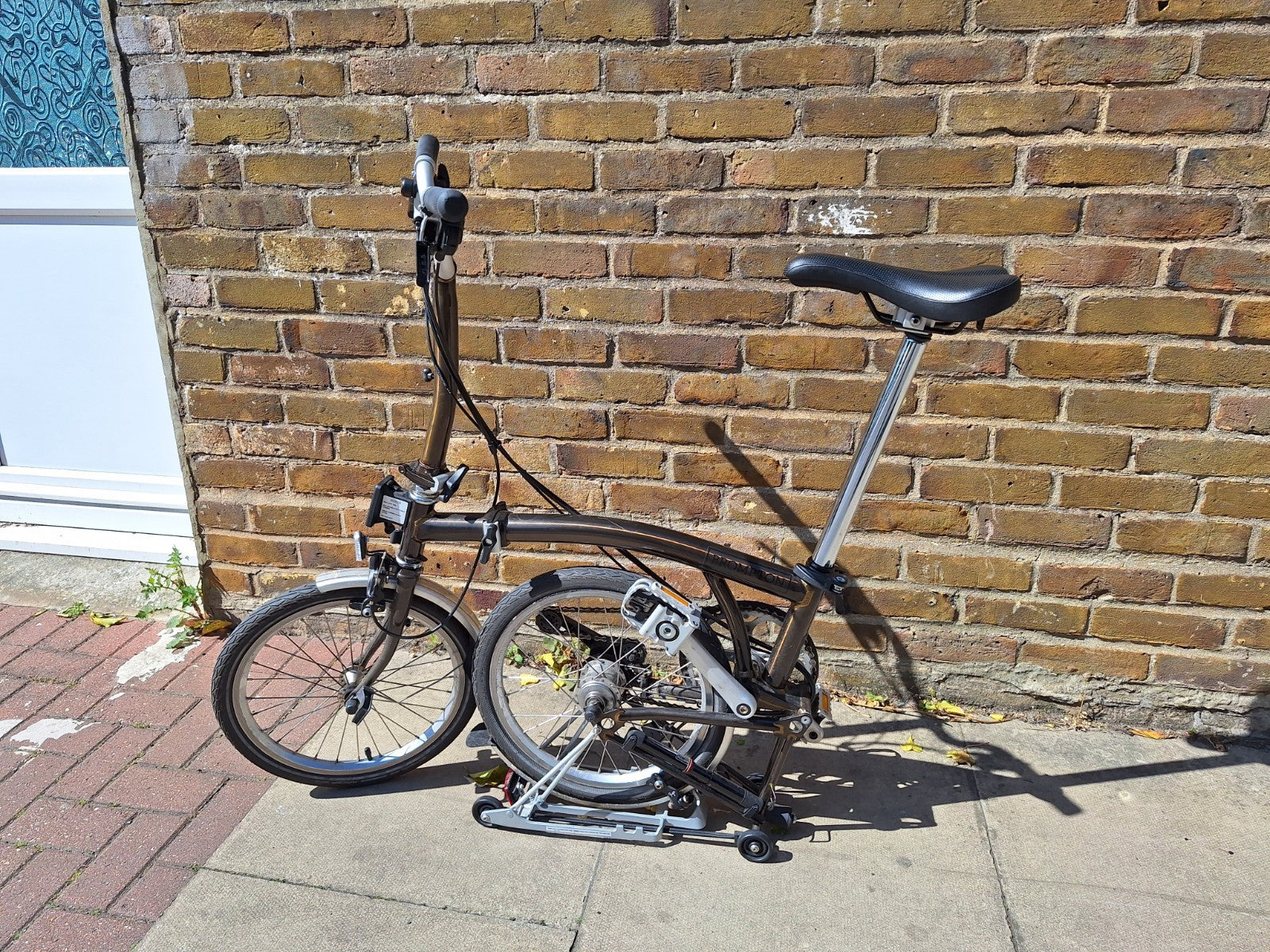Brompton C Line Explore - 6 Speed - Mid Bar - Gloss Lacquer 2022