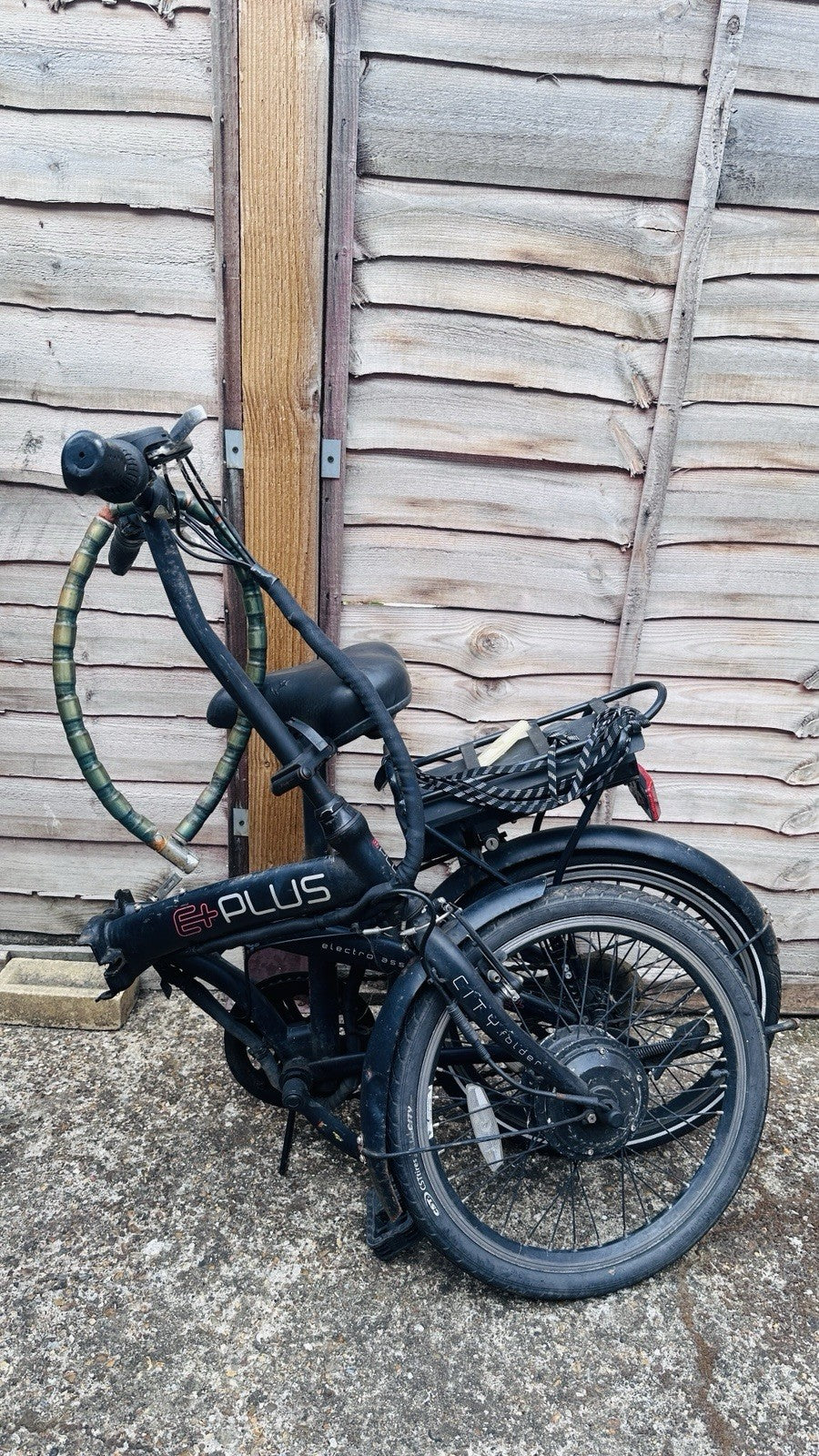 e+PLUS 20in Black Folding Bike, Rear Rack, Mudguards, Reflectors, Kickstand