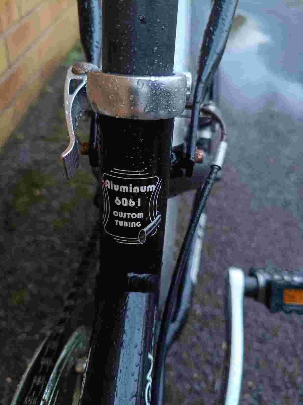 Aluminium Apollo Transition folding bike in good condition with a comfort saddle