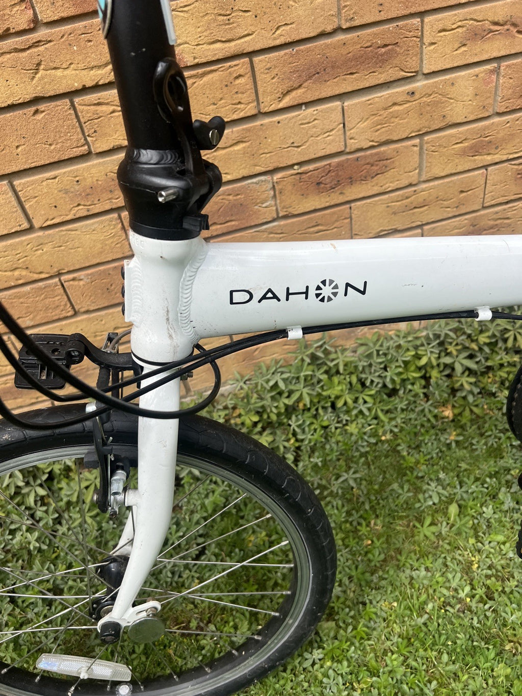 Dahon Vybe D7 Folding Bike (£599 New) white happy to ship