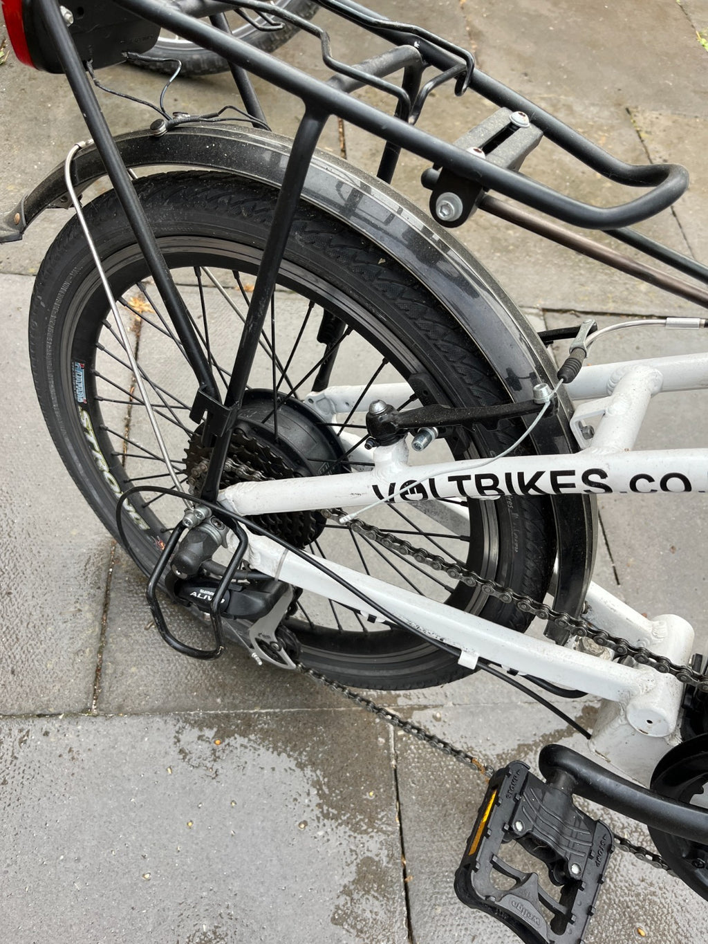 Volt Metro Folding Bike in white