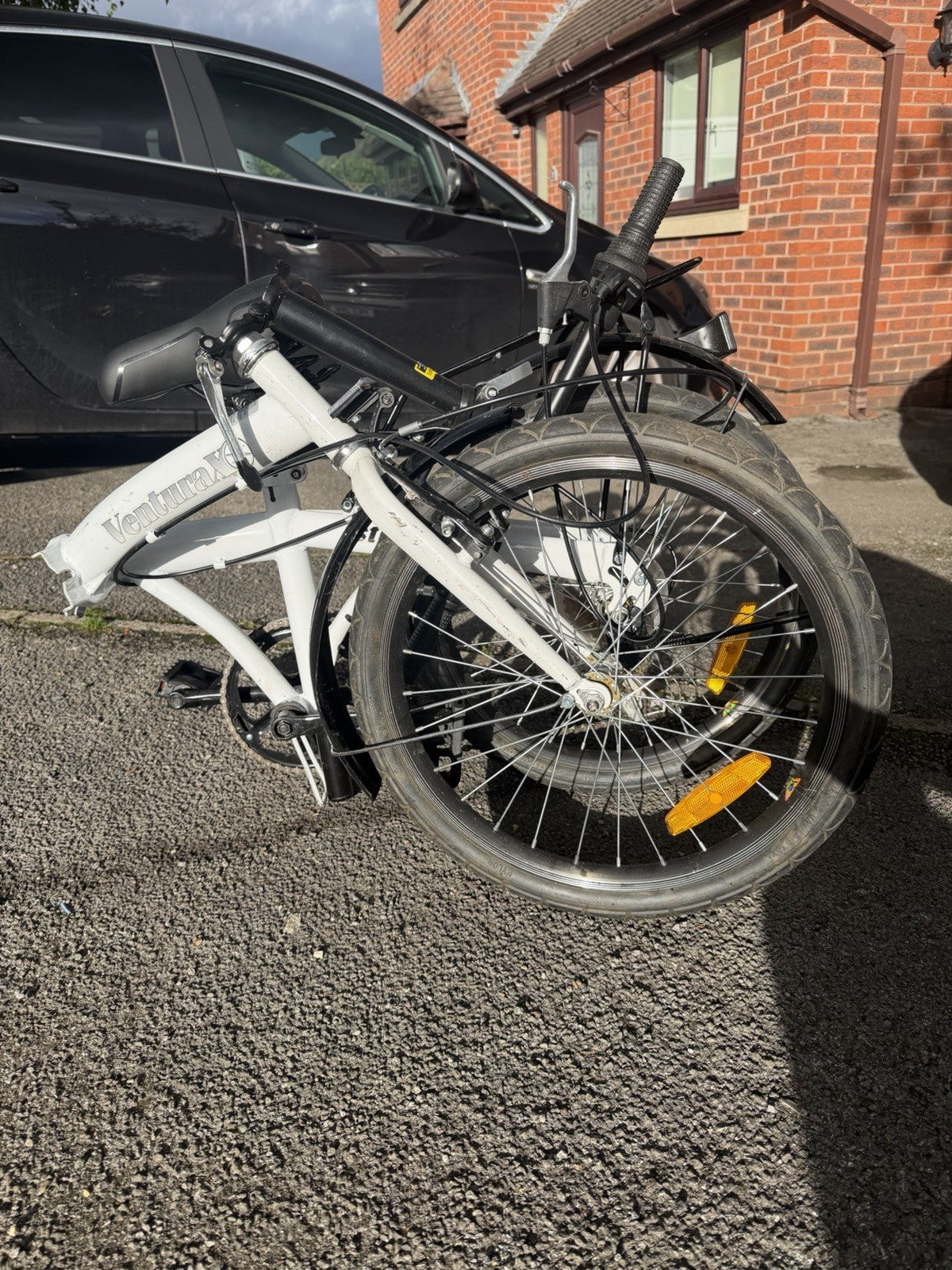 Stowaway Venture X9 20in Folding Bike 6 Speed White/Black Rear Rack Mudguards