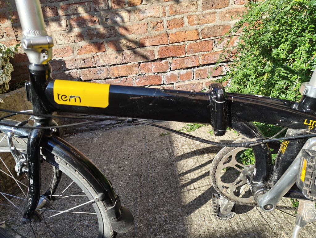 Tern Link C7 20in Folding Bike 7-Speed Black/Yellow Mudguards Kickstand