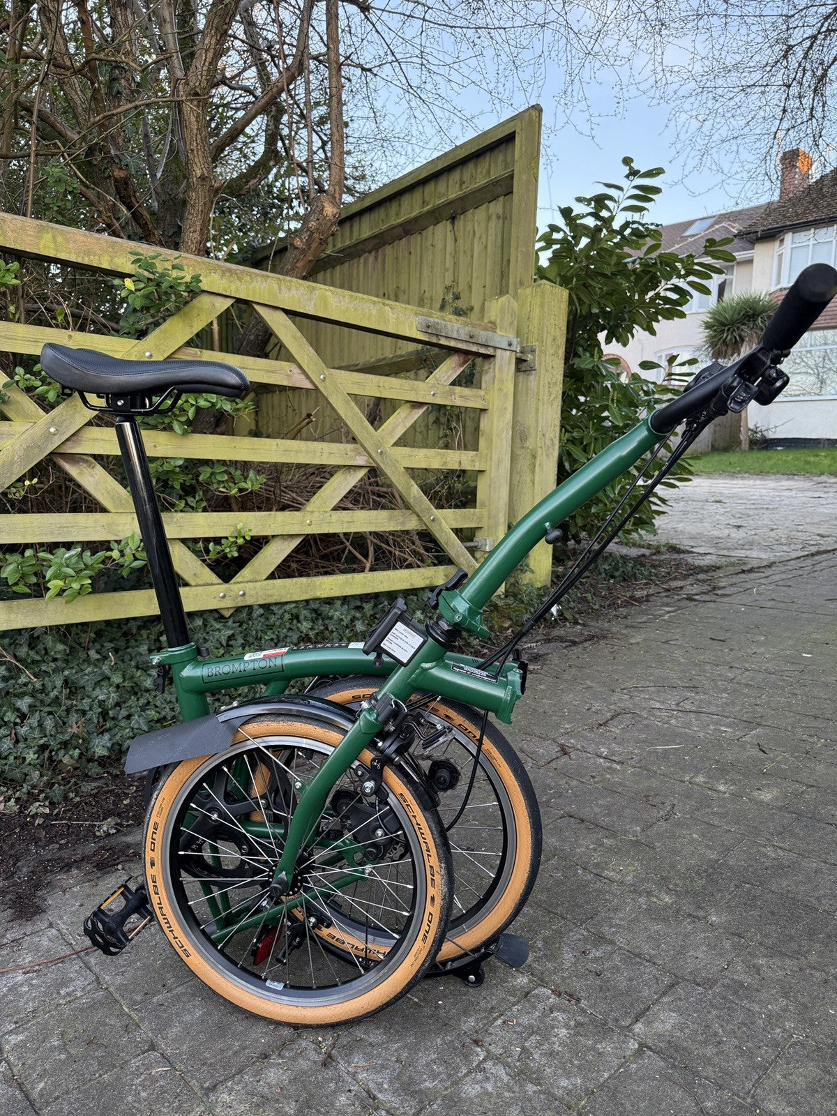 Brompton C Line (2025) – 2-Speed – M – Racing Green  – Barely ridden – Oxford
