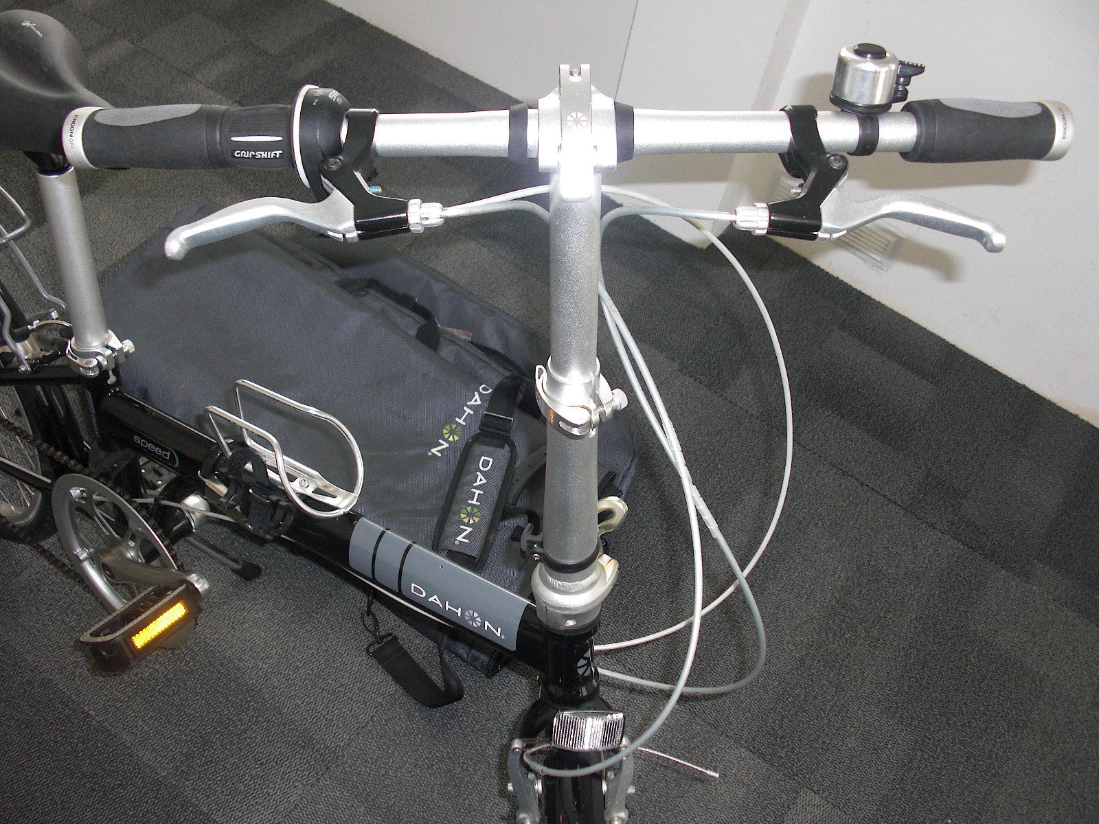 Dahon Speed 1430 D7 (7-speed) Folding Bike + Dahon Full Size Bag