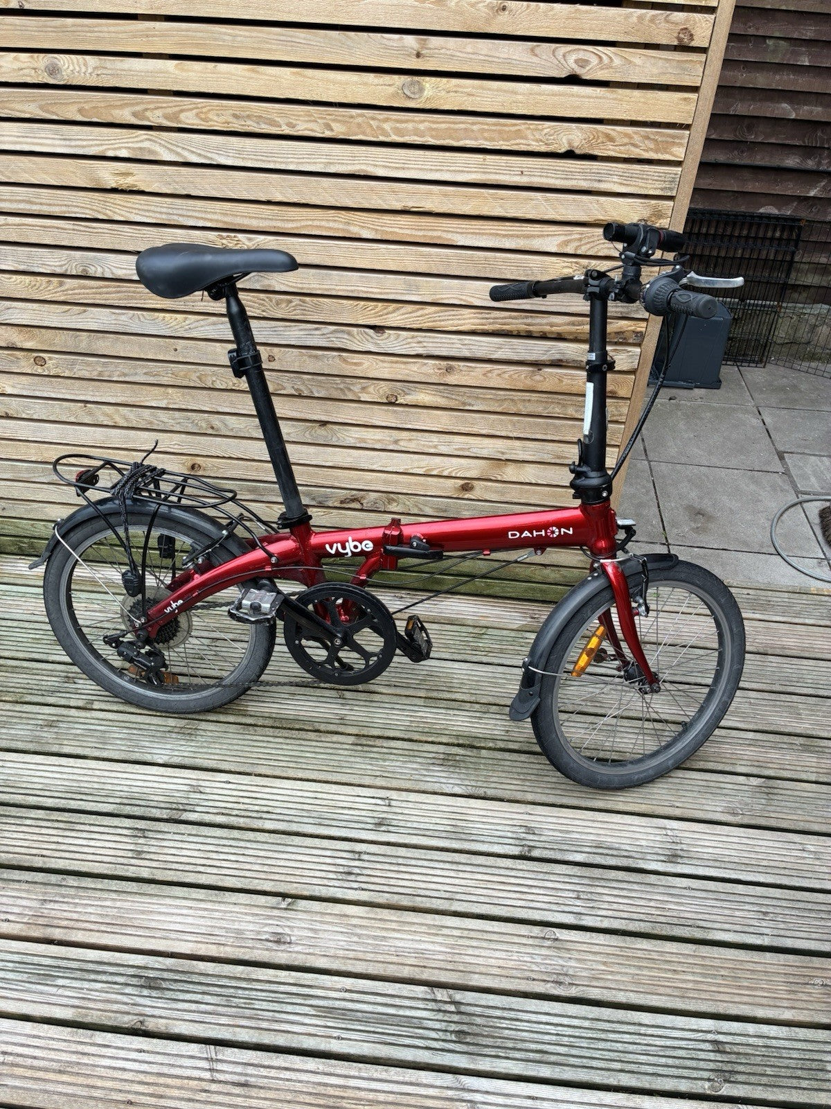 Dahon Vybe City Folding Bike 7-Speed. In Bright Red Two Years Old.