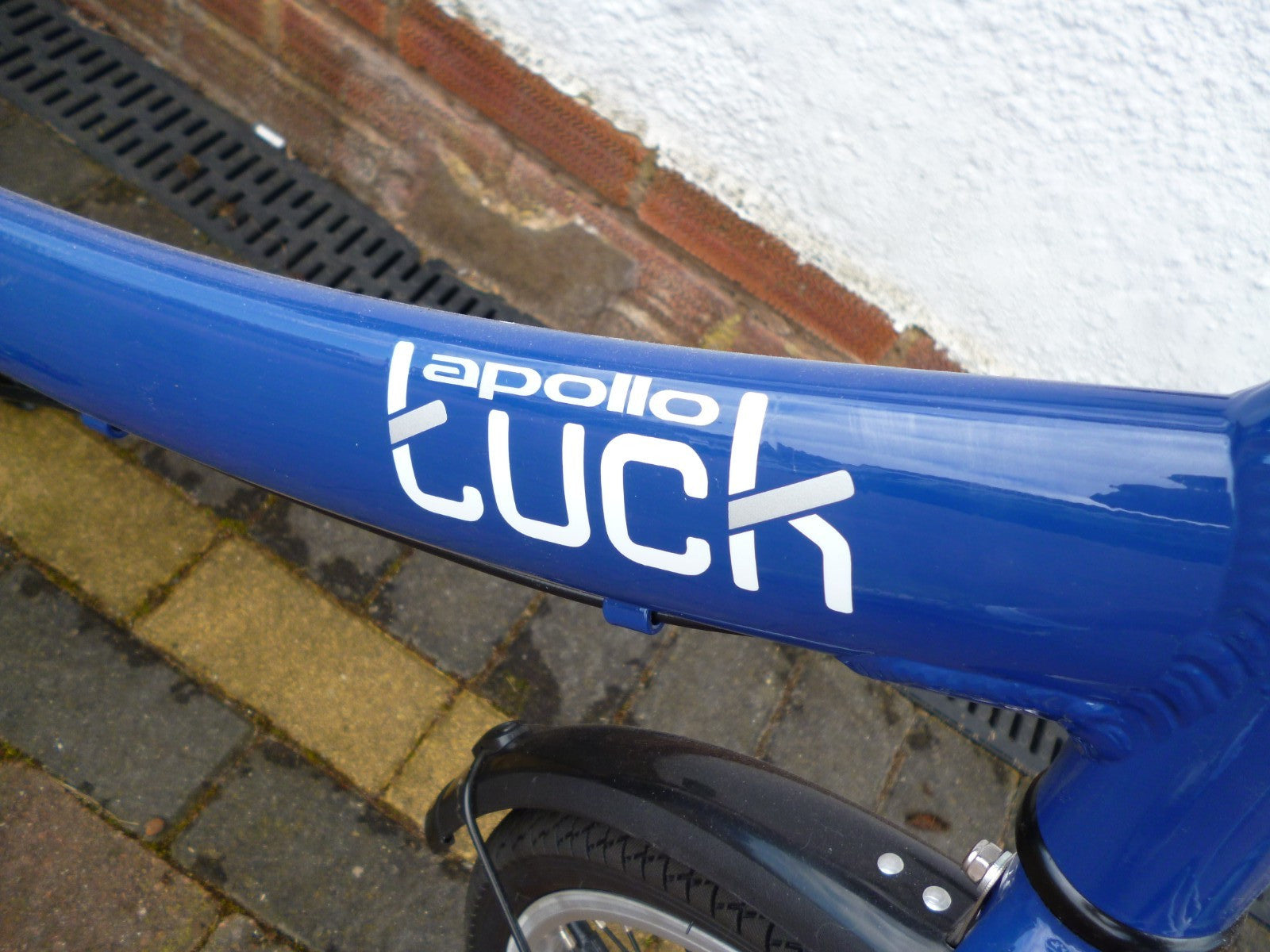 Apollo Tuck Folding Bike - 20" Wheel