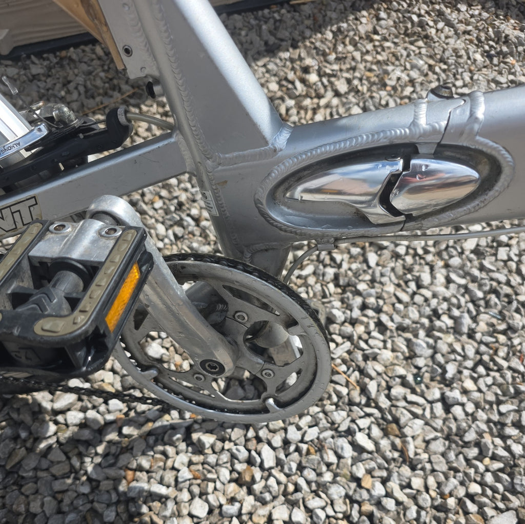 GIANT Halfway Folding Bike. 20'' wheels. 7 speed. RRP £600