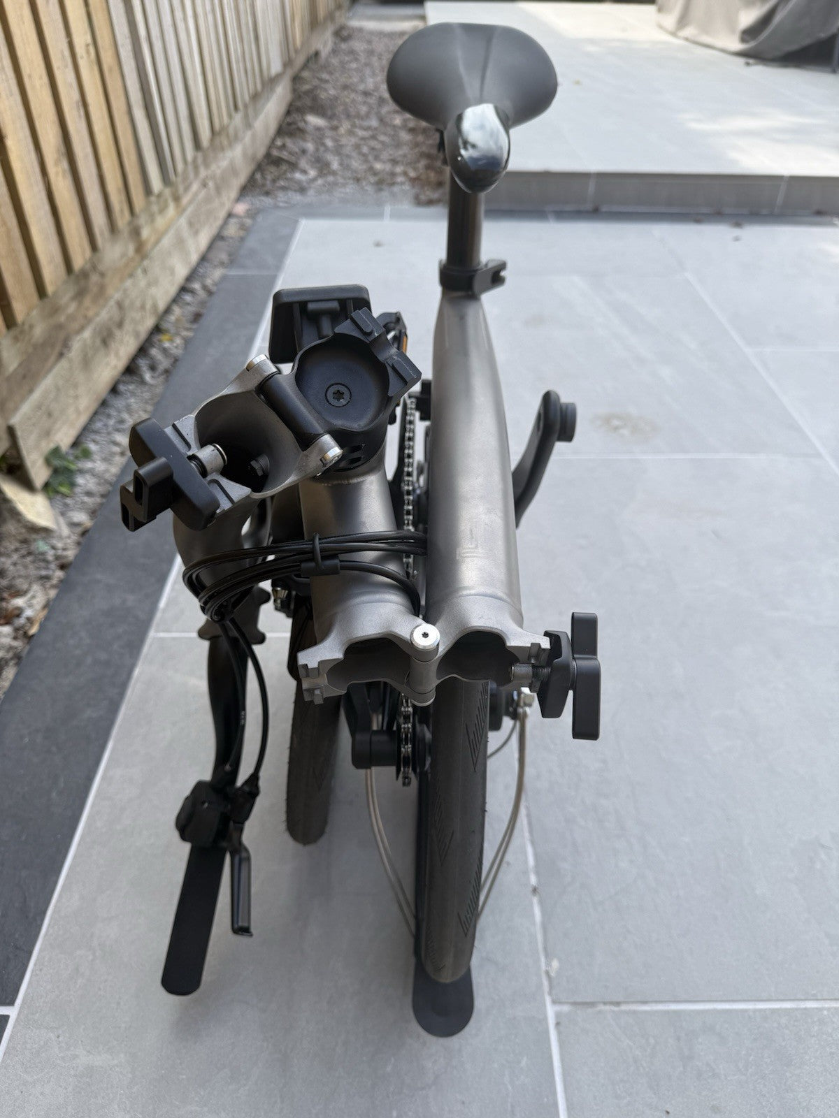 Bromton T LINE 12 SPEED MY24/MID, used 20-30 times, light scratch on mudguard.