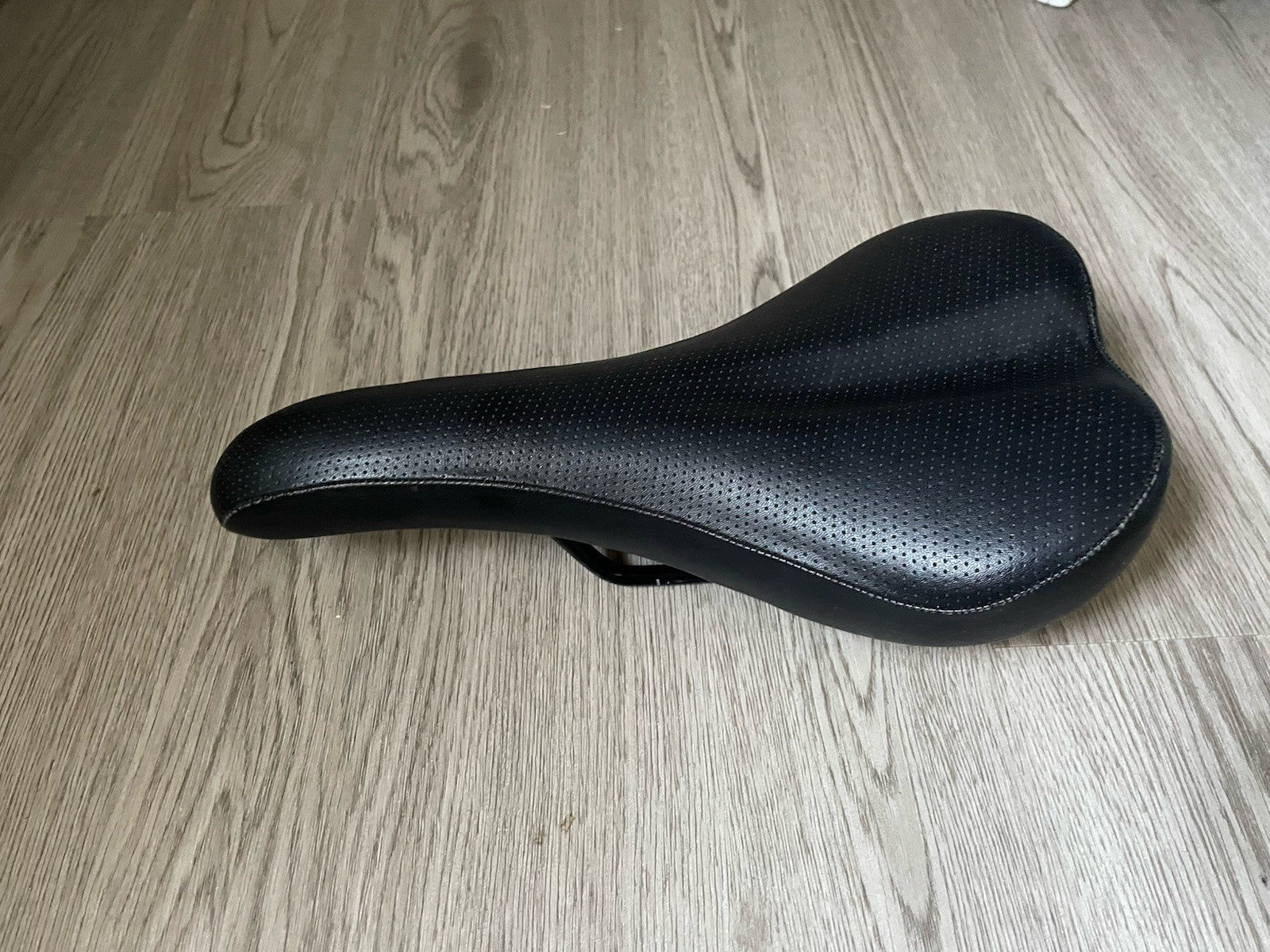 Brompton Black Bike Saddle, standard size. Very Little Use. Good Condition.