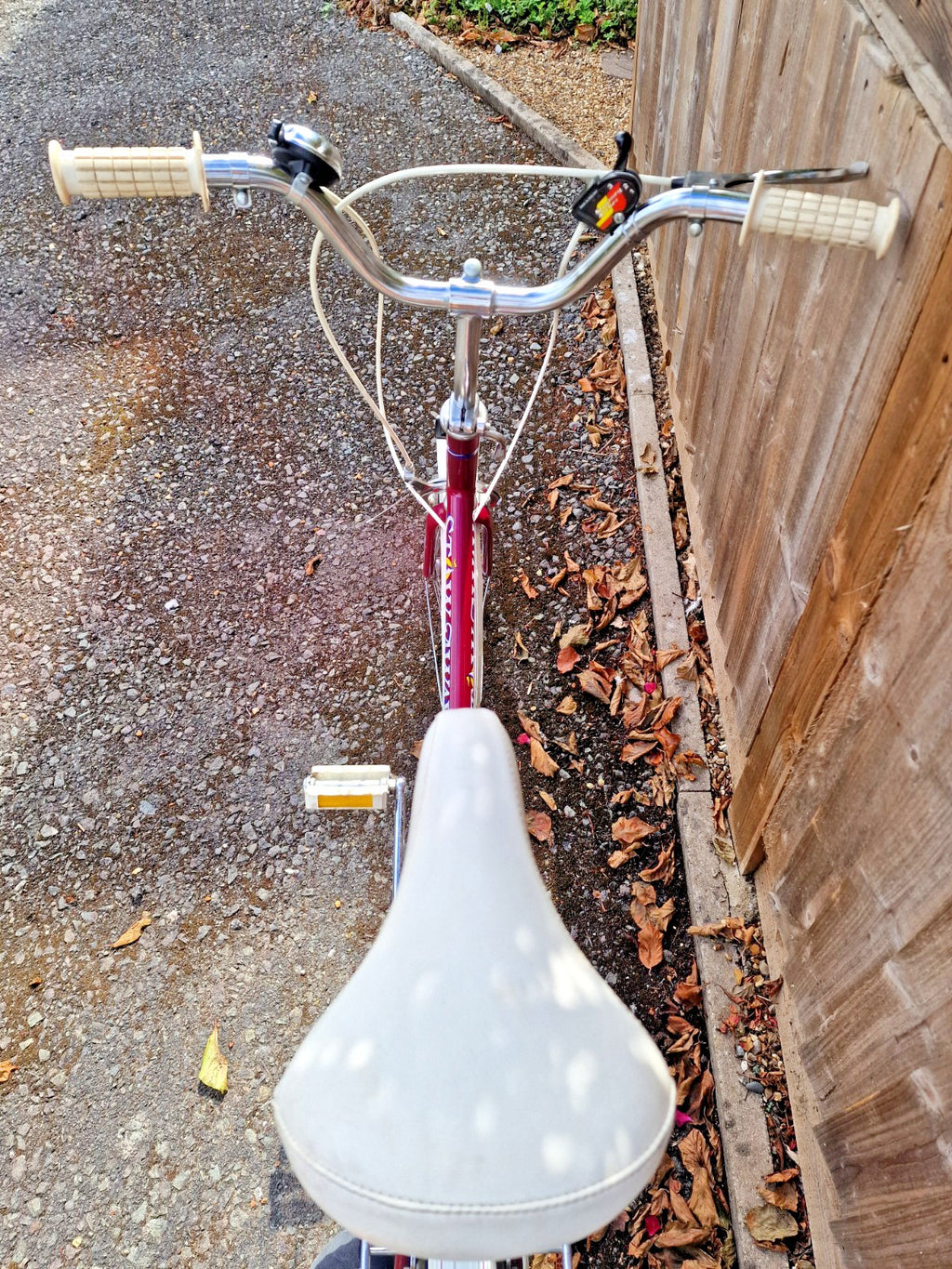 UNIVERSAL STOWAWAY 3 Vintage Folding Burgundy Bike, 3 speed. 20’ wheels,PRESTINE