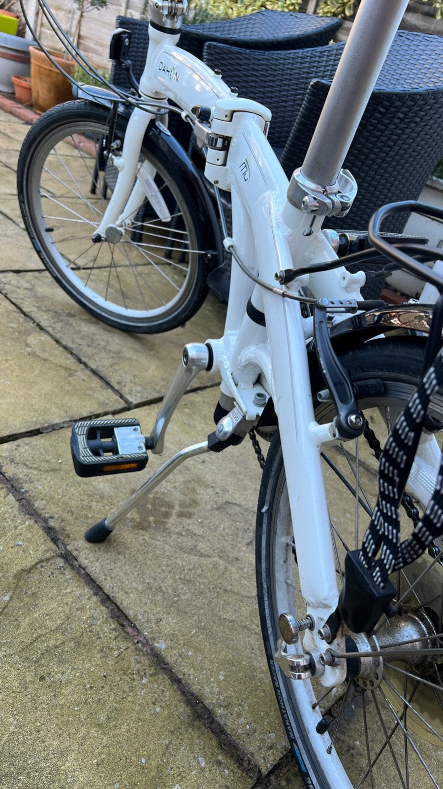 Dahon Mu Folding Bicycle White Aluminium Frame 8 Speed 20" Wheels