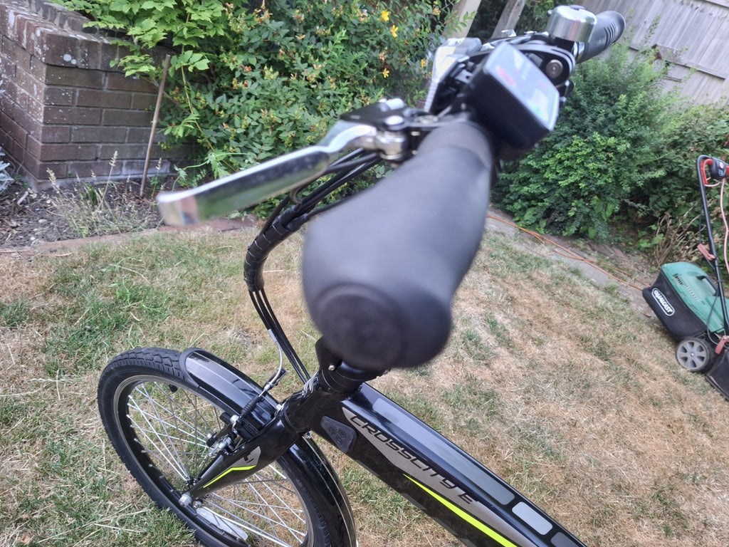 Halfords Crosscity -E Folding Bike, unused condition