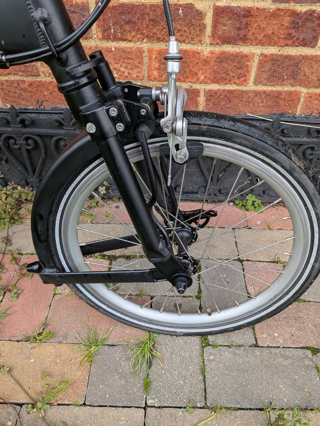 Mezzo D9 Lightweight folding Bike, Hardly Been Ridden, With Original Unused BAG
