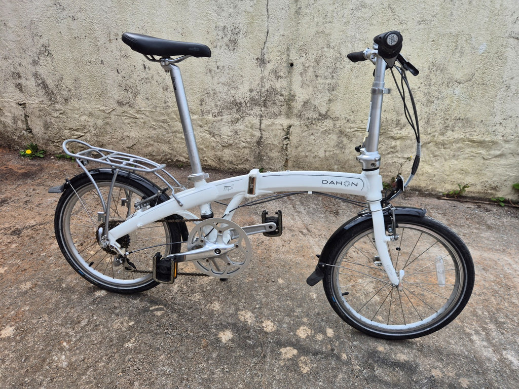 Dahon Mu P8 Folding Bike White  8 Speed 20" Wheels