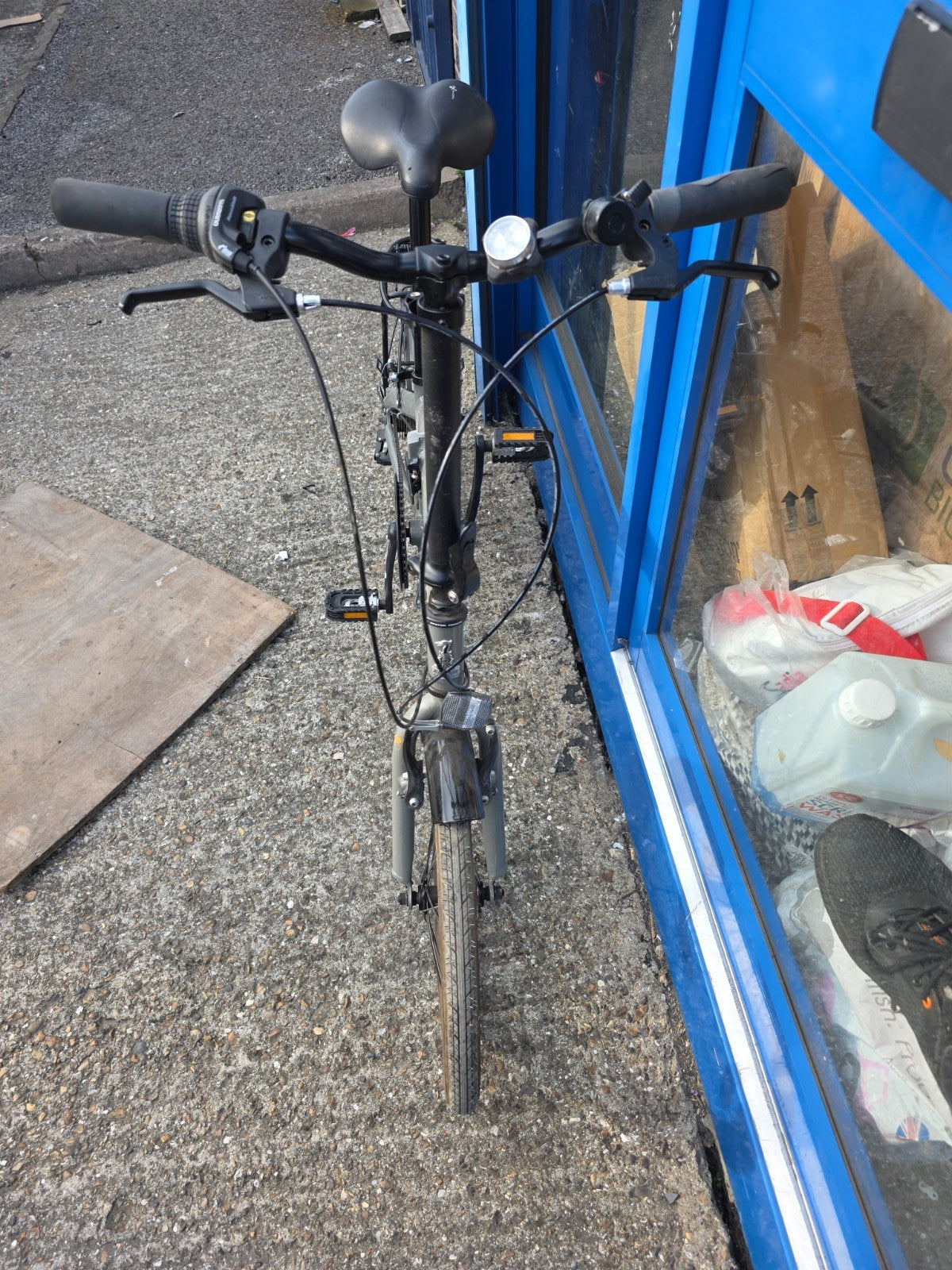 Raleigh Evo 20in Folding Bike Grey/Black, 7 Gear Speed, Rear Rack, V-Brakes.