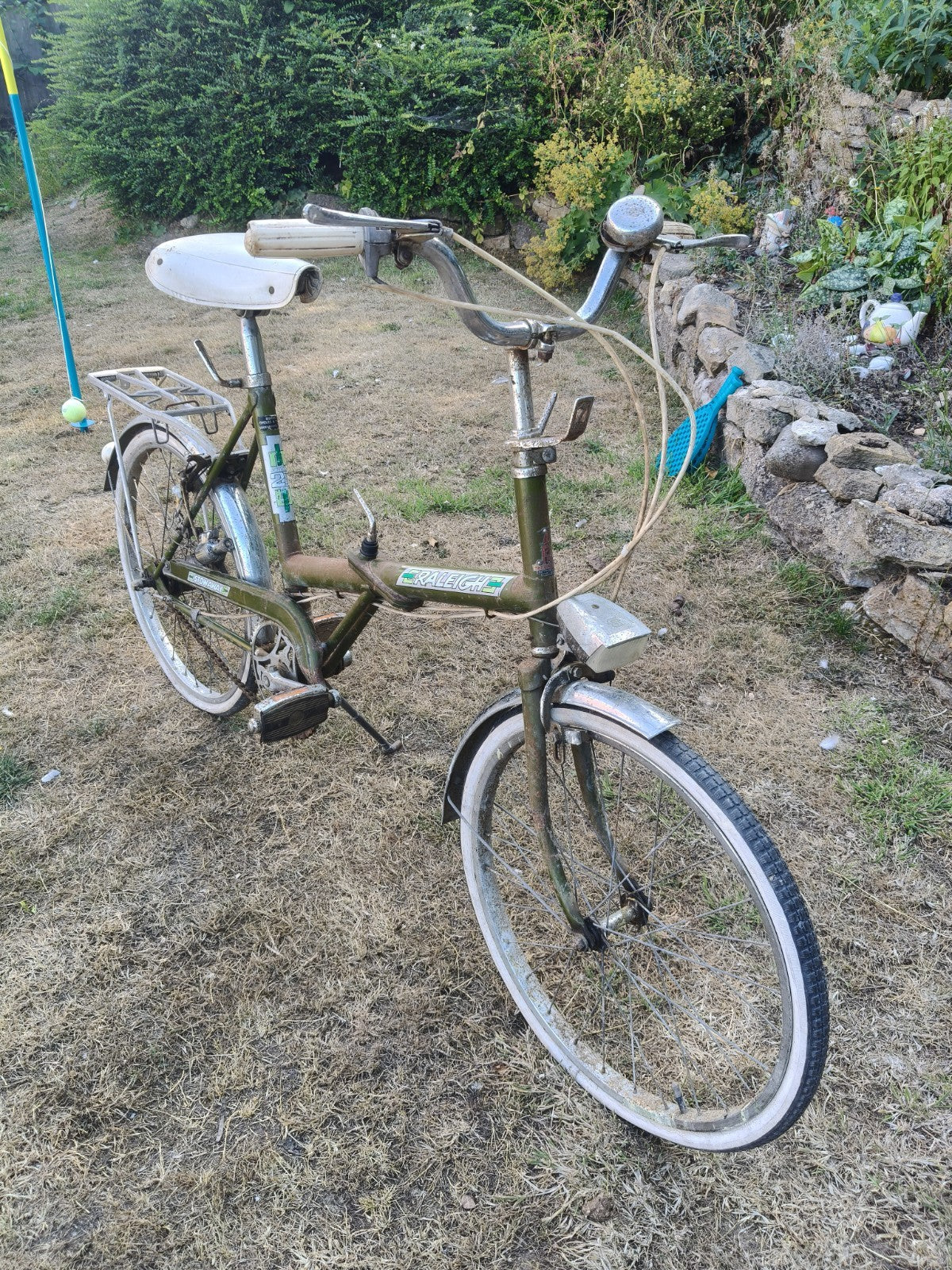 Raleigh Stowaway Folding Bike 20in Green/White Rear Rack Mudguards Bell