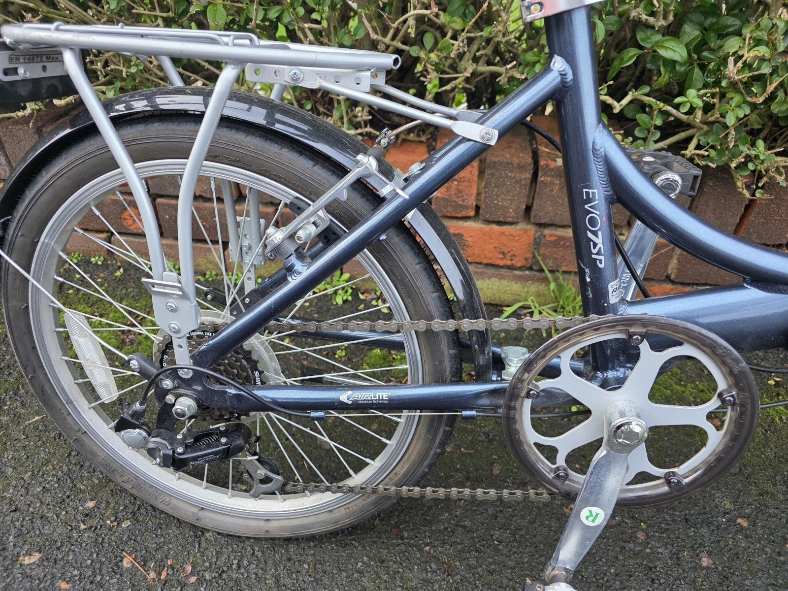 Lightweight Aluminium Raleigh Evo7SP Folding Bike is Ex Display New
